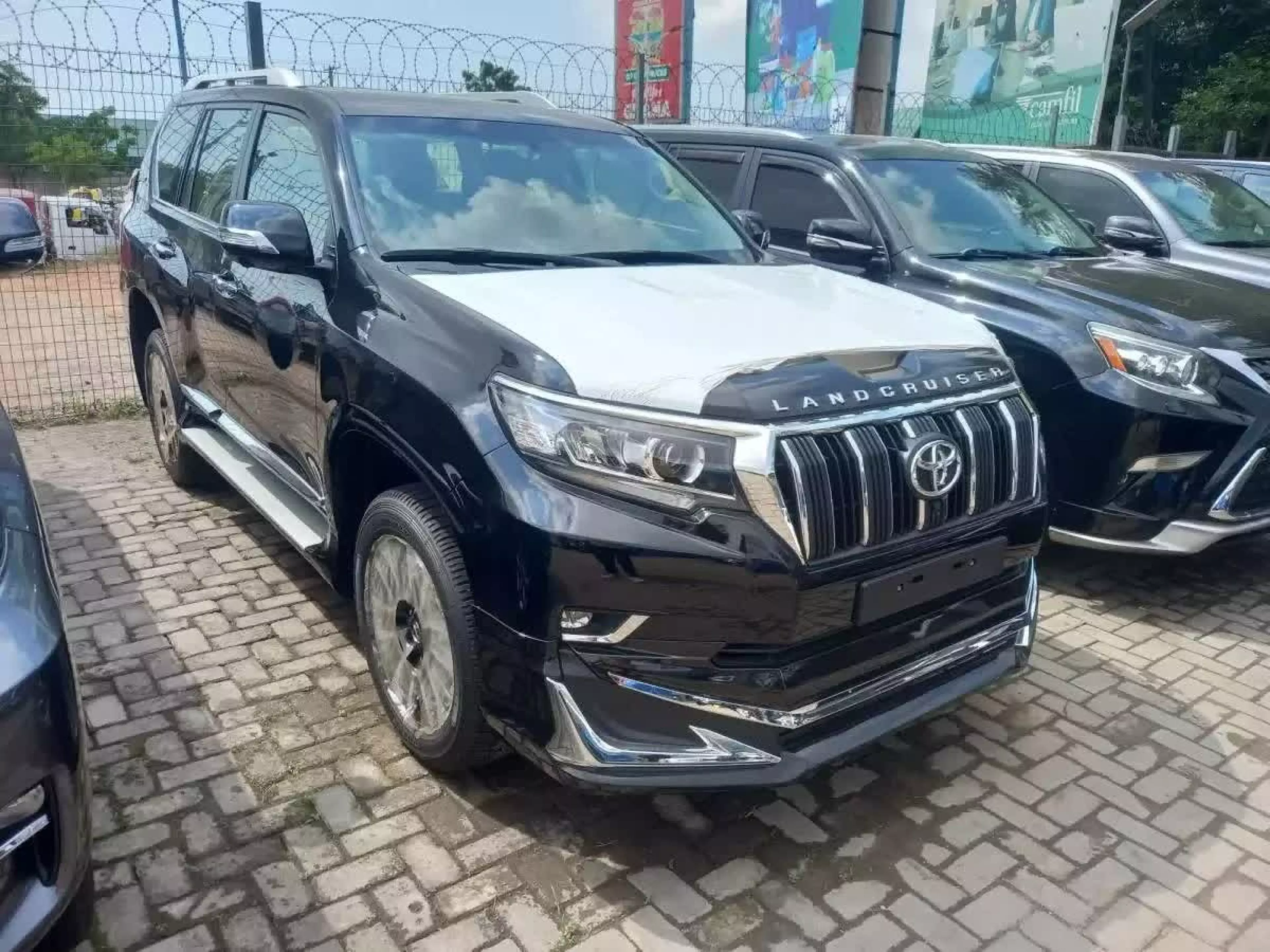 Toyota Landcruiser Prado - 2023