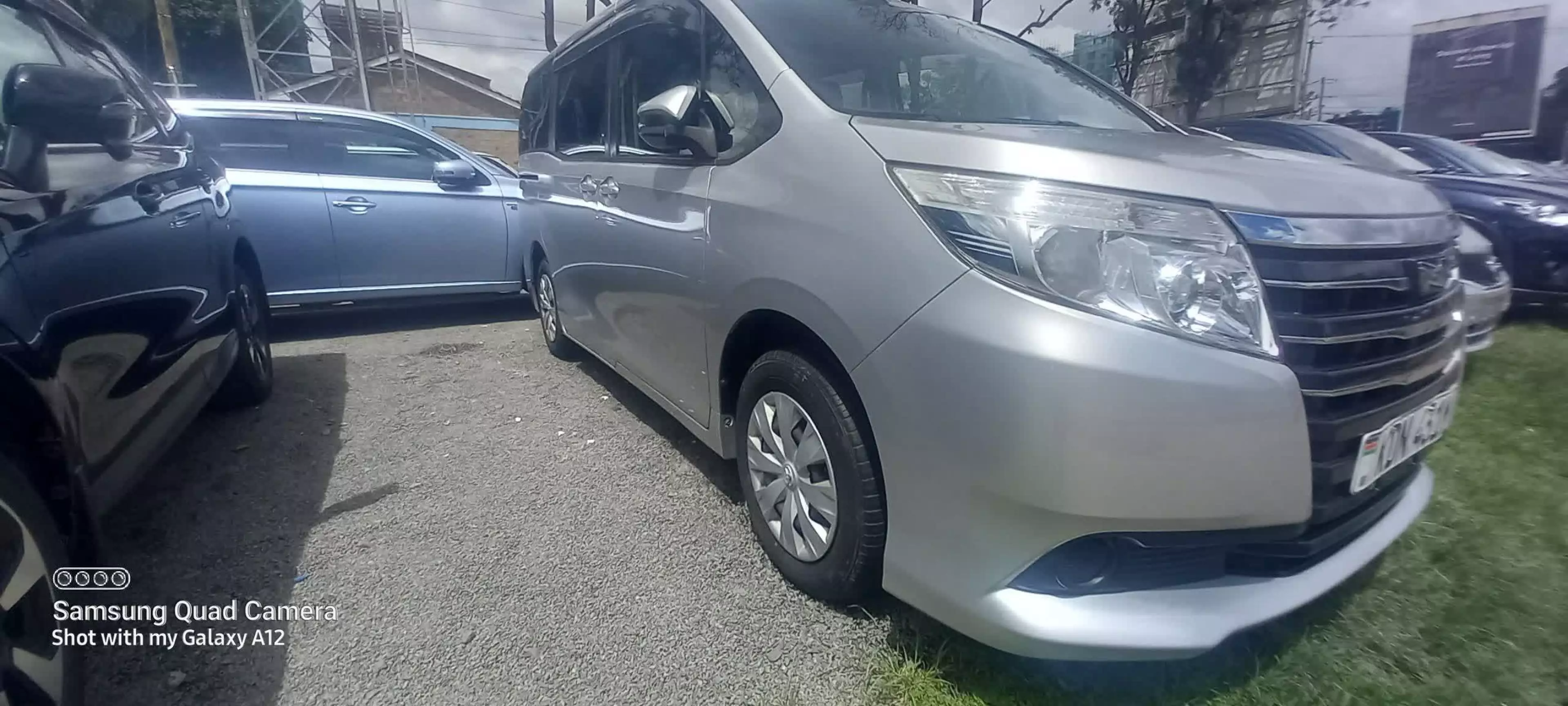 Toyota Noah - 2016