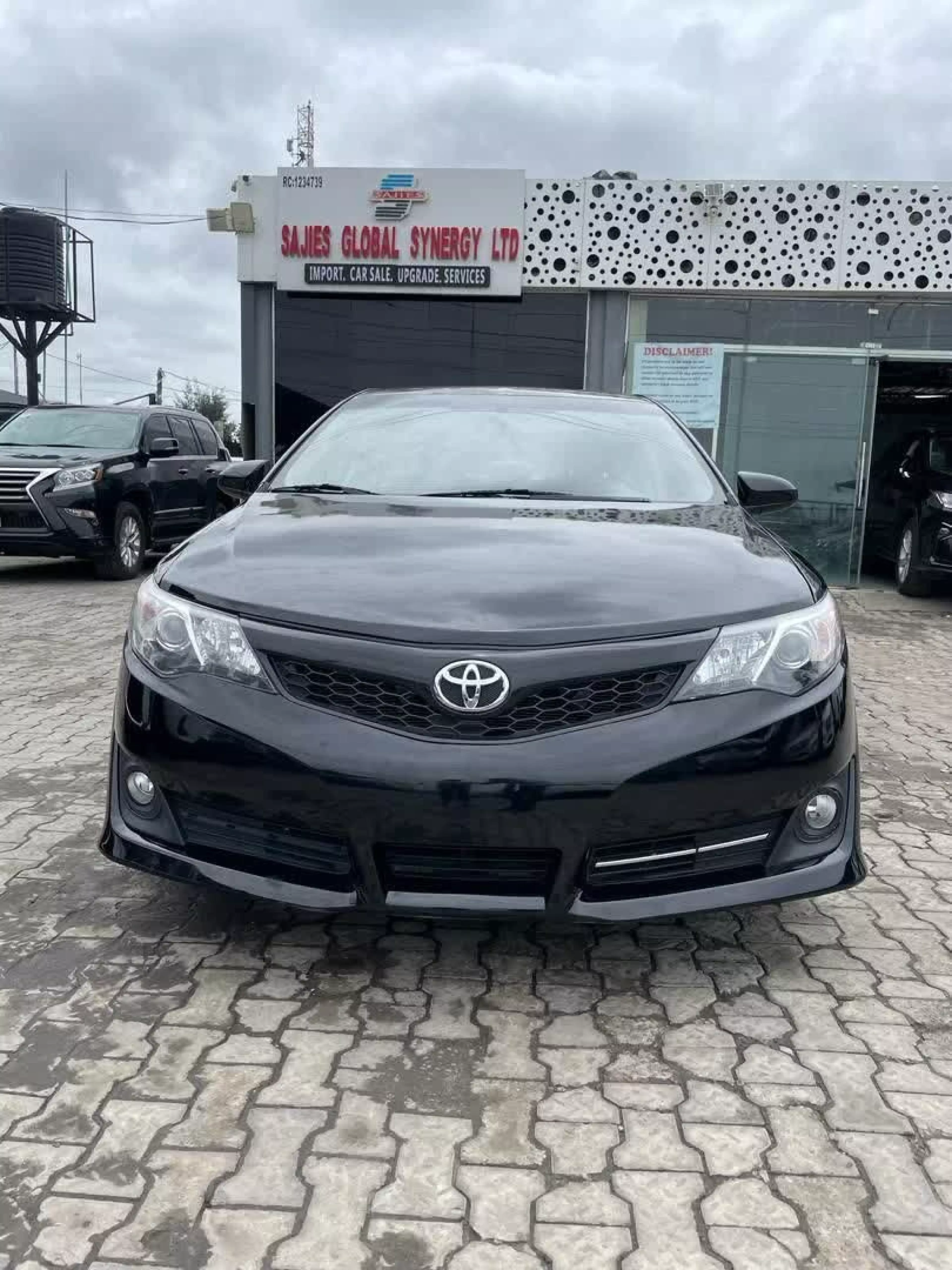 Toyota Camry   - 2013