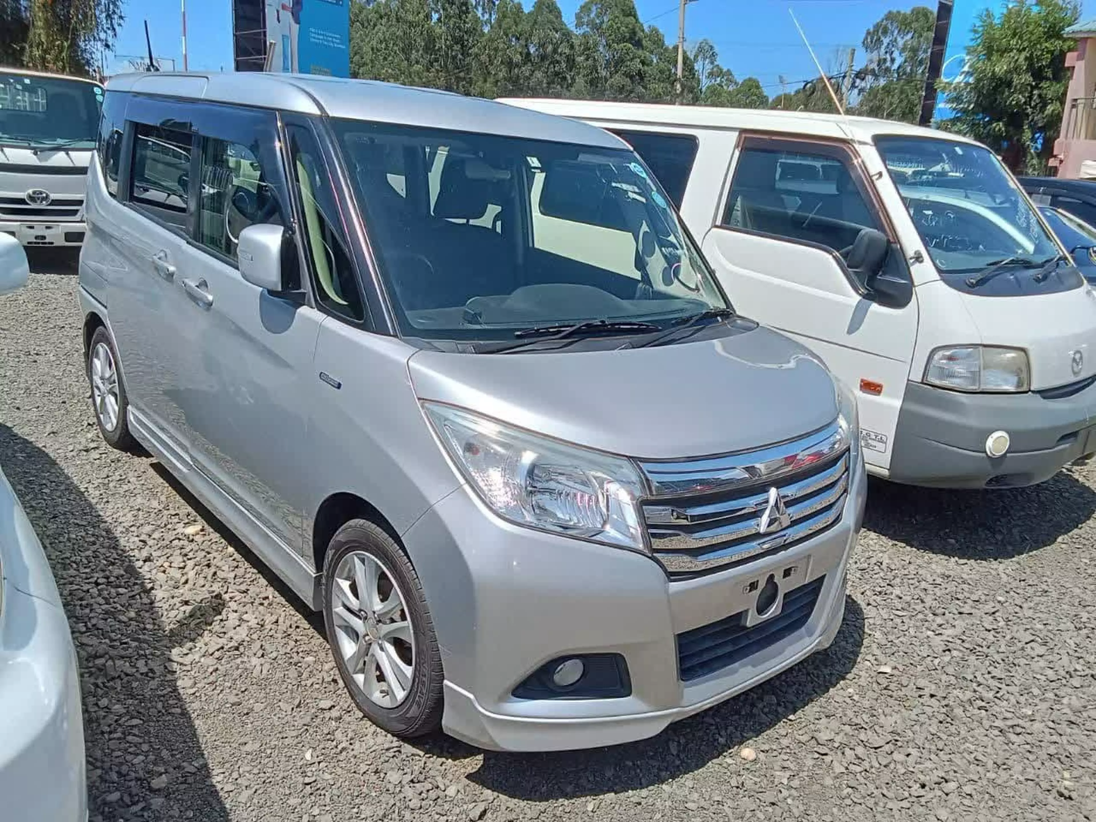 Mitsubishi Delica  - 2016