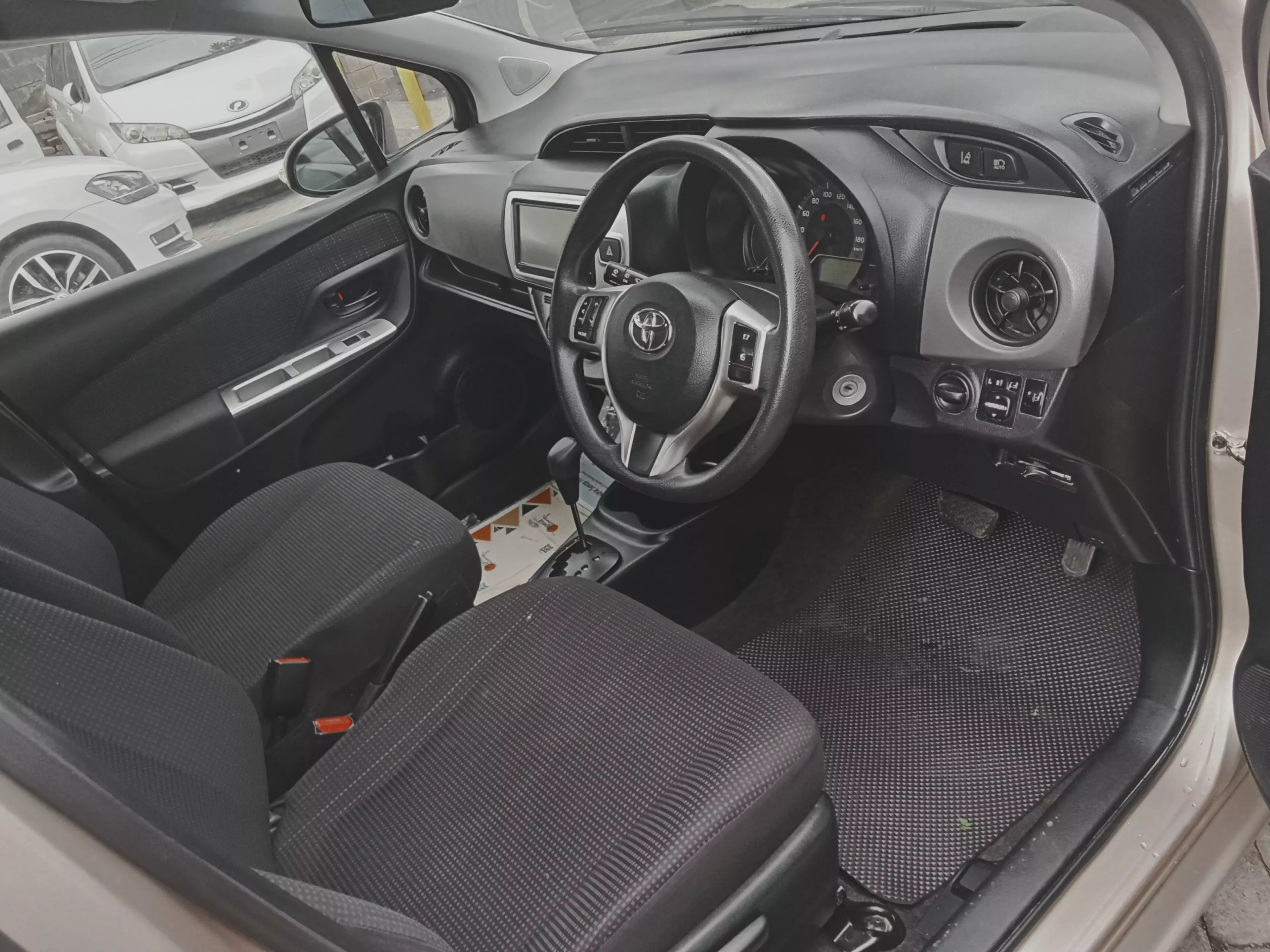 Toyota Vitz - 2016