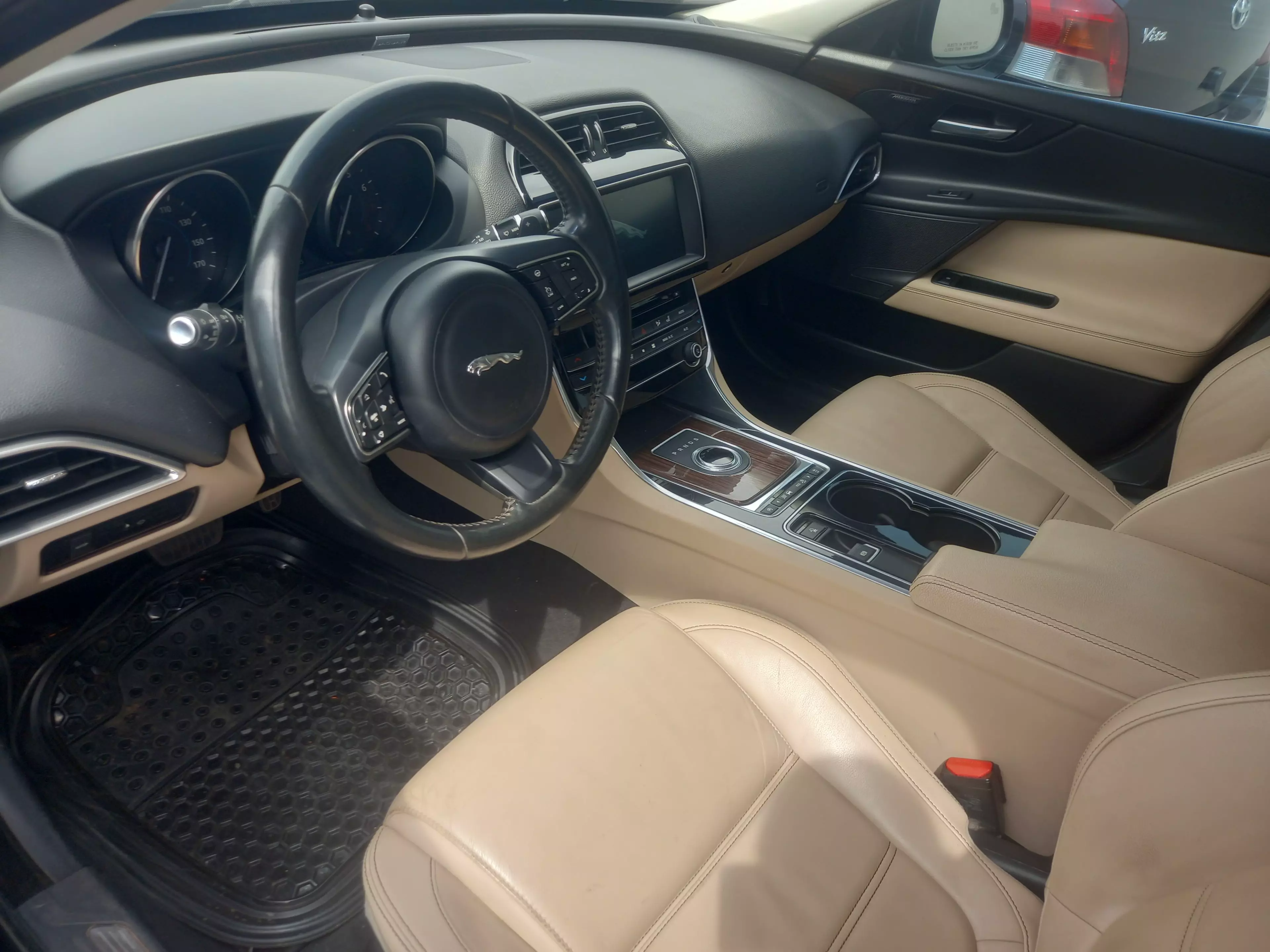 Jaguar XE   - 2017