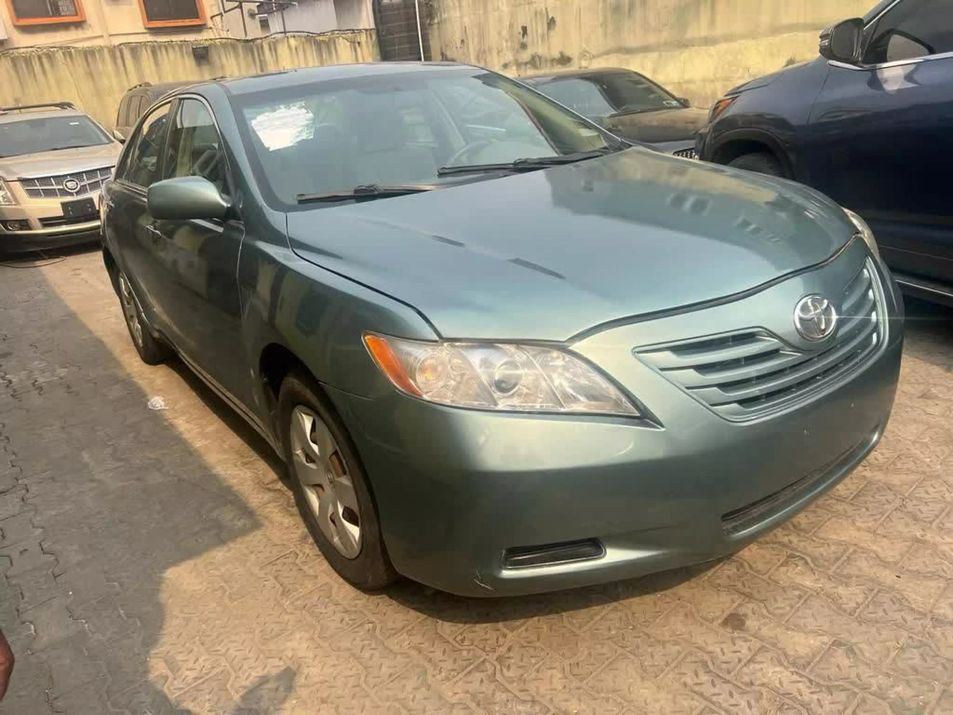 Toyota Camry - 2009