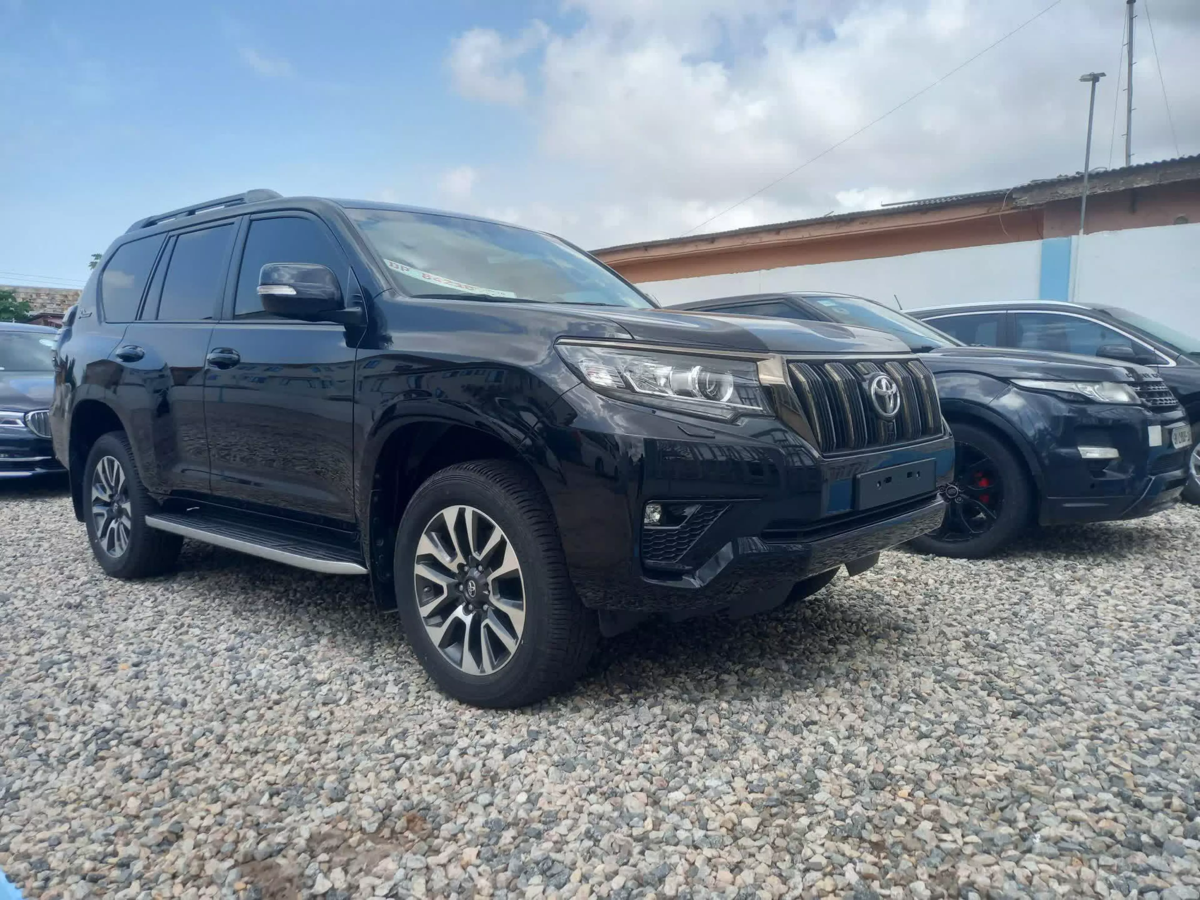 Toyota Landcruiser Prado - 2023