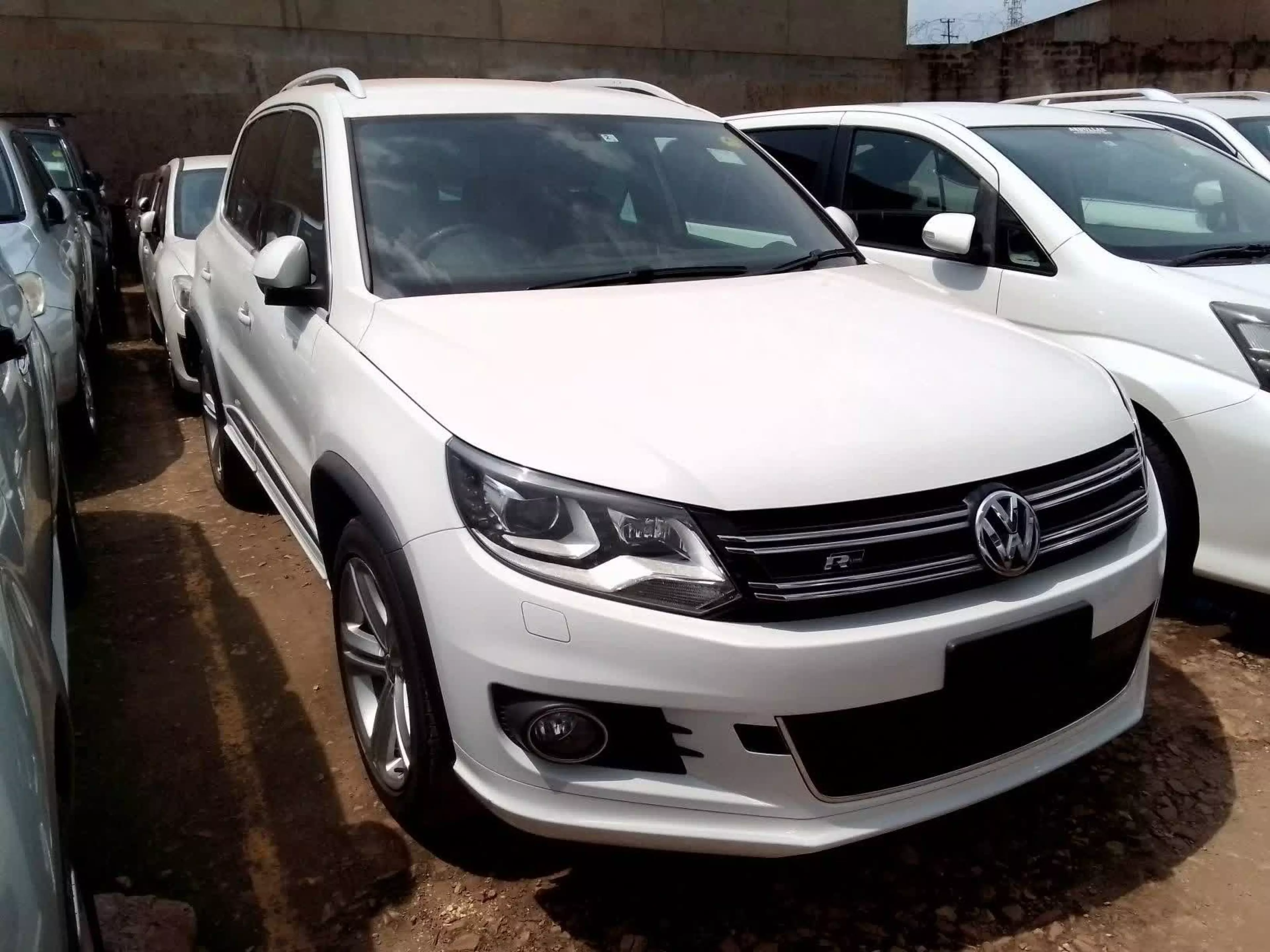 Volkswagen Tiguan - 2013
