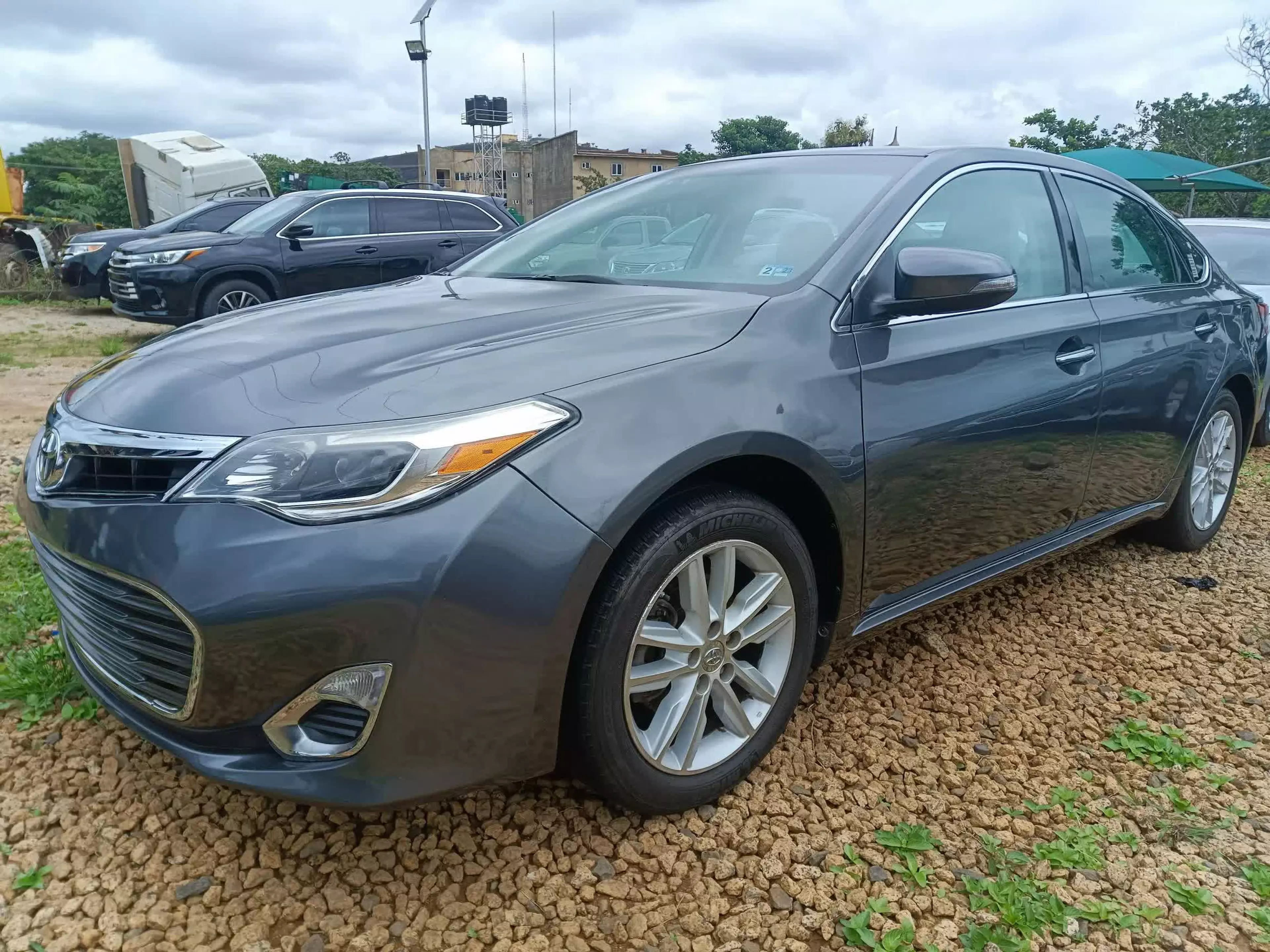 Toyota Avalon - 2013