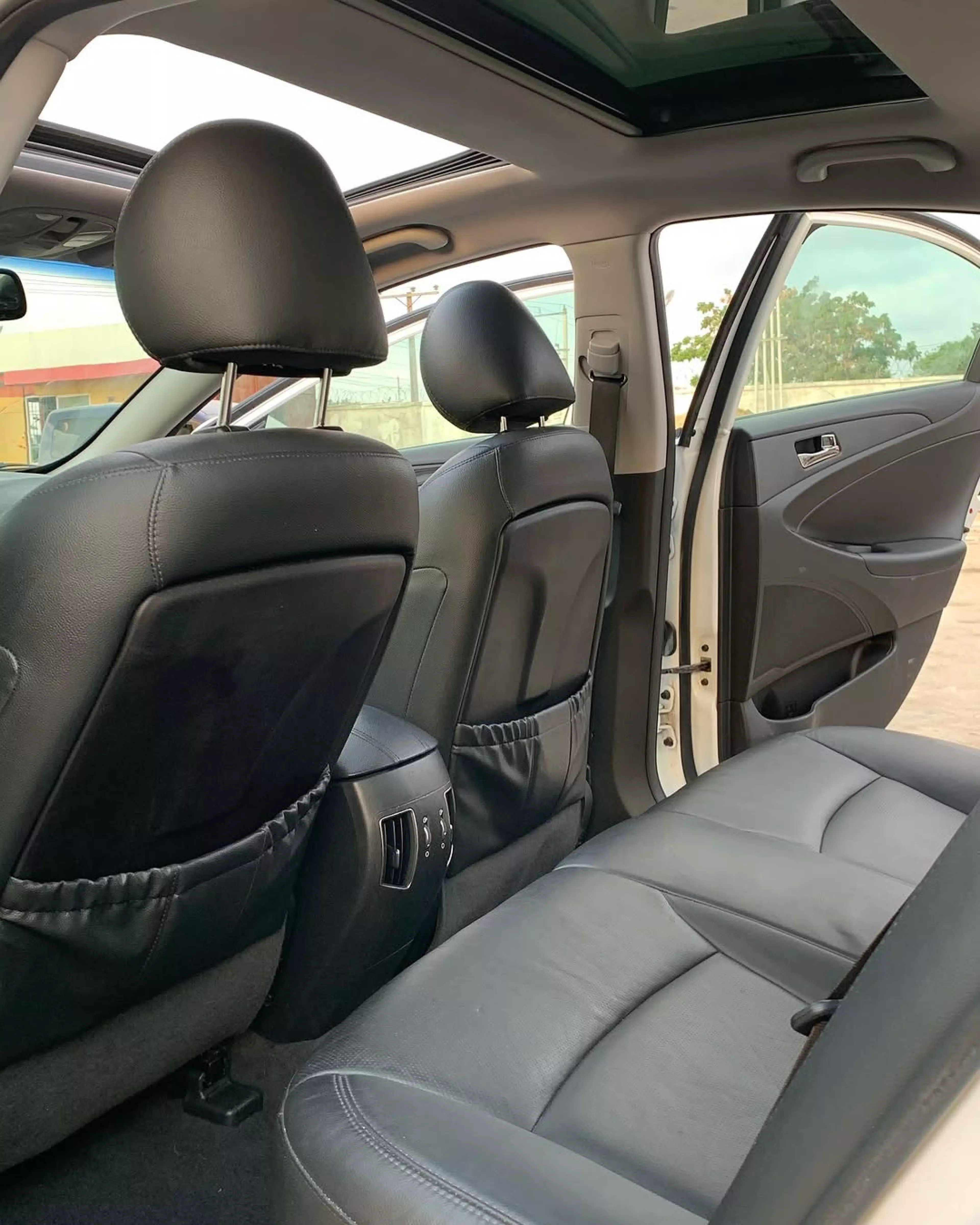 Hyundai Sonata   - 2012