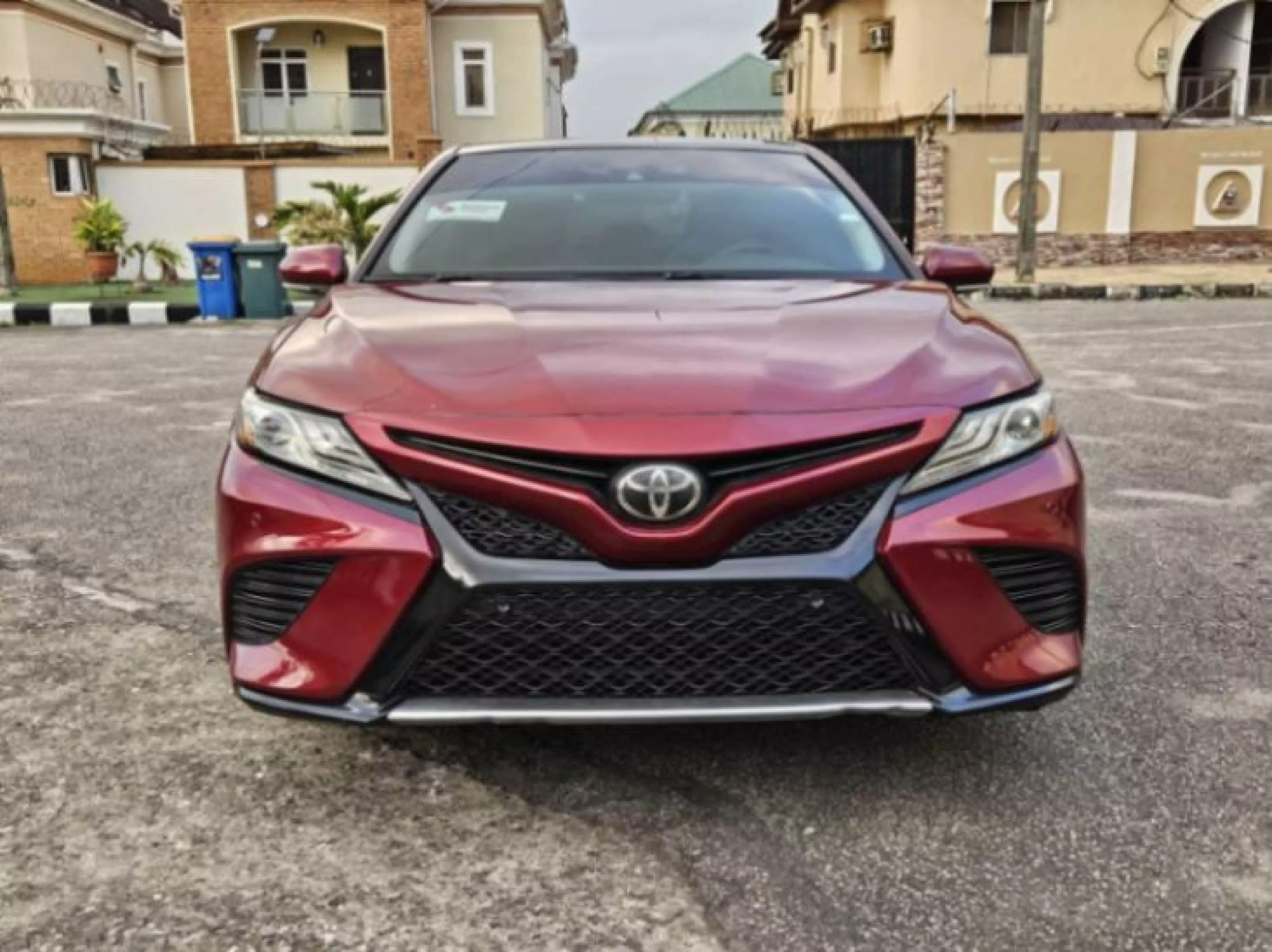 Toyota Camry - 2018