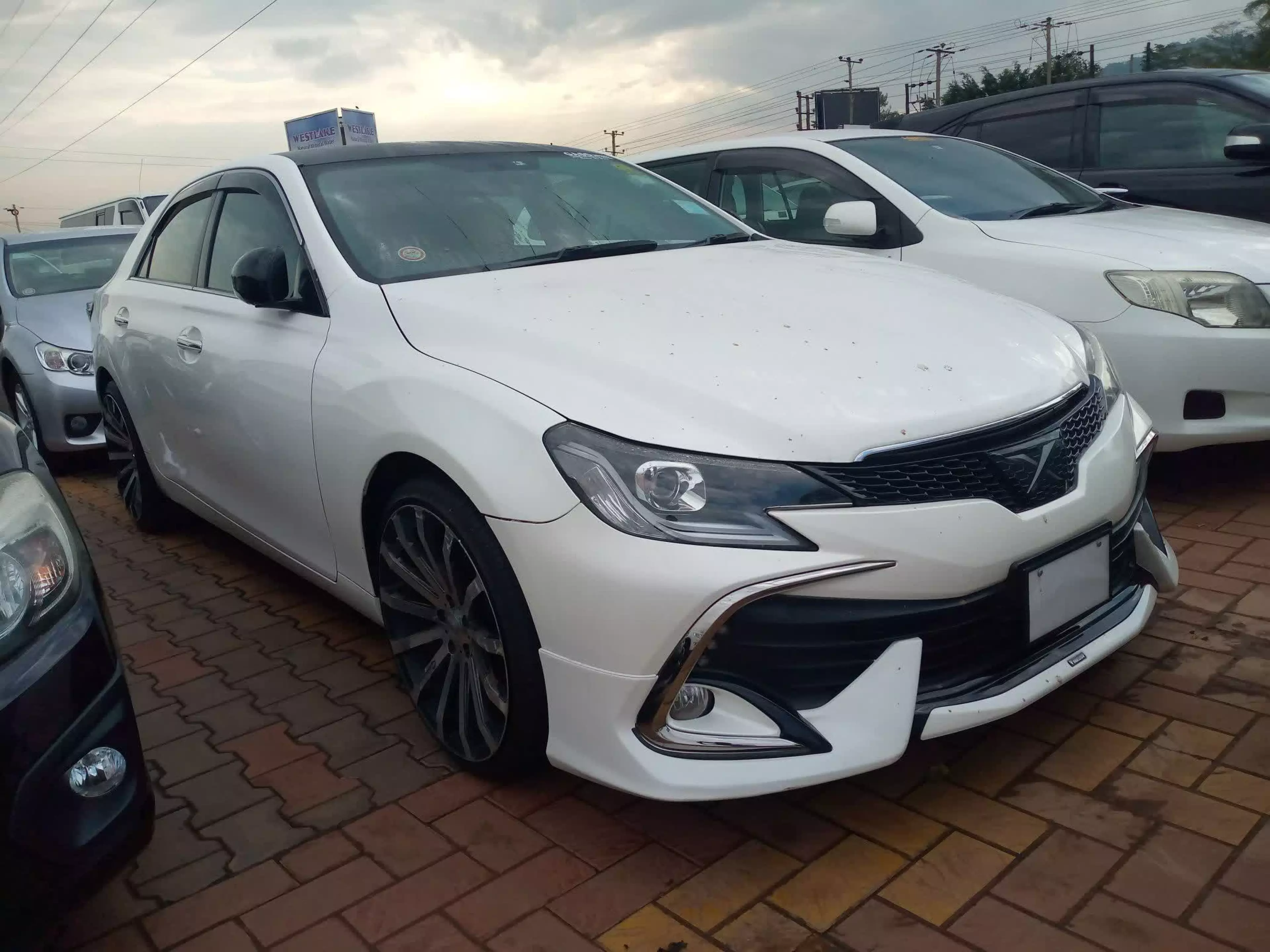 Toyota Mark X - 2013