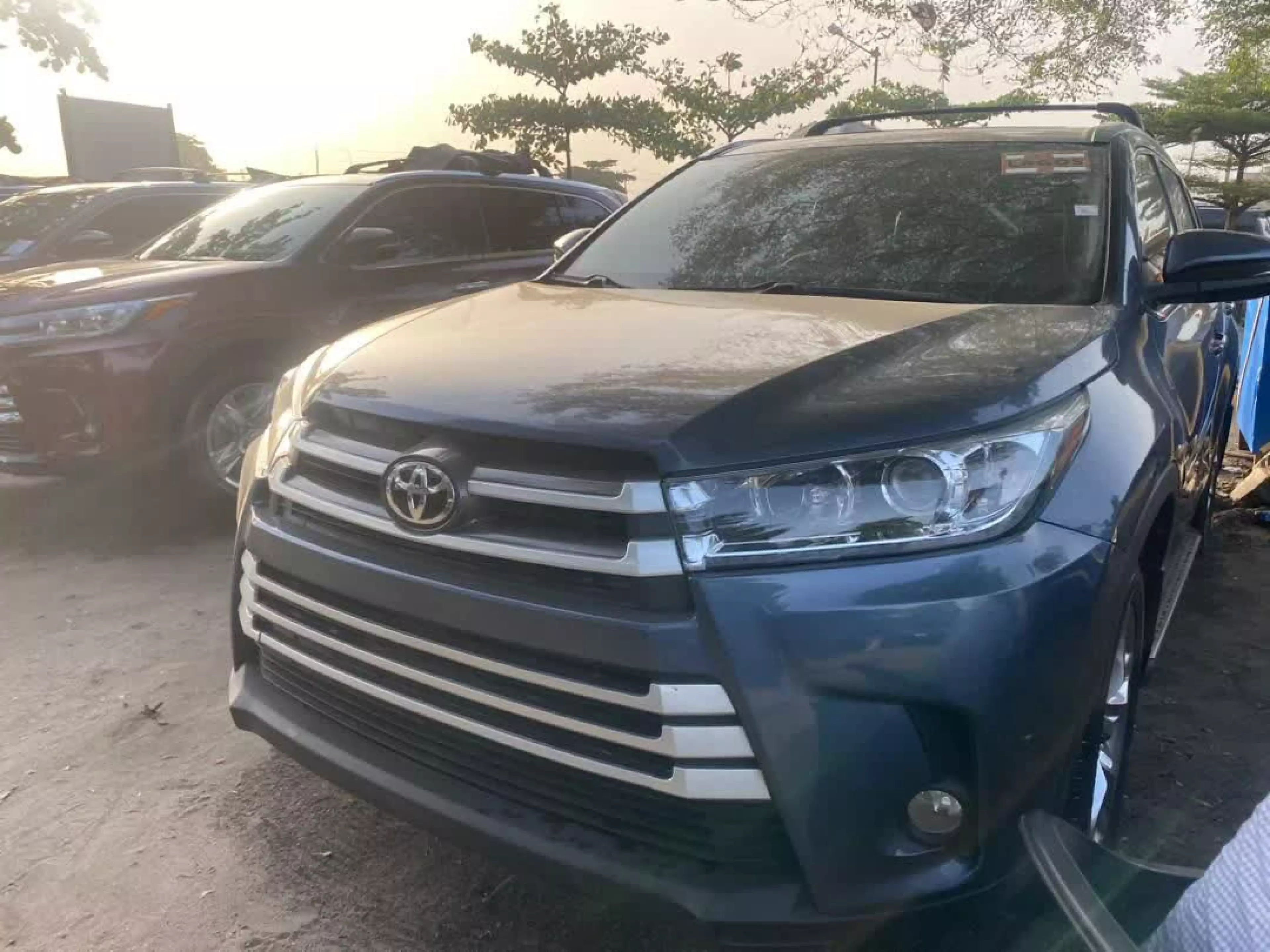 Toyota Highlander   - 2014