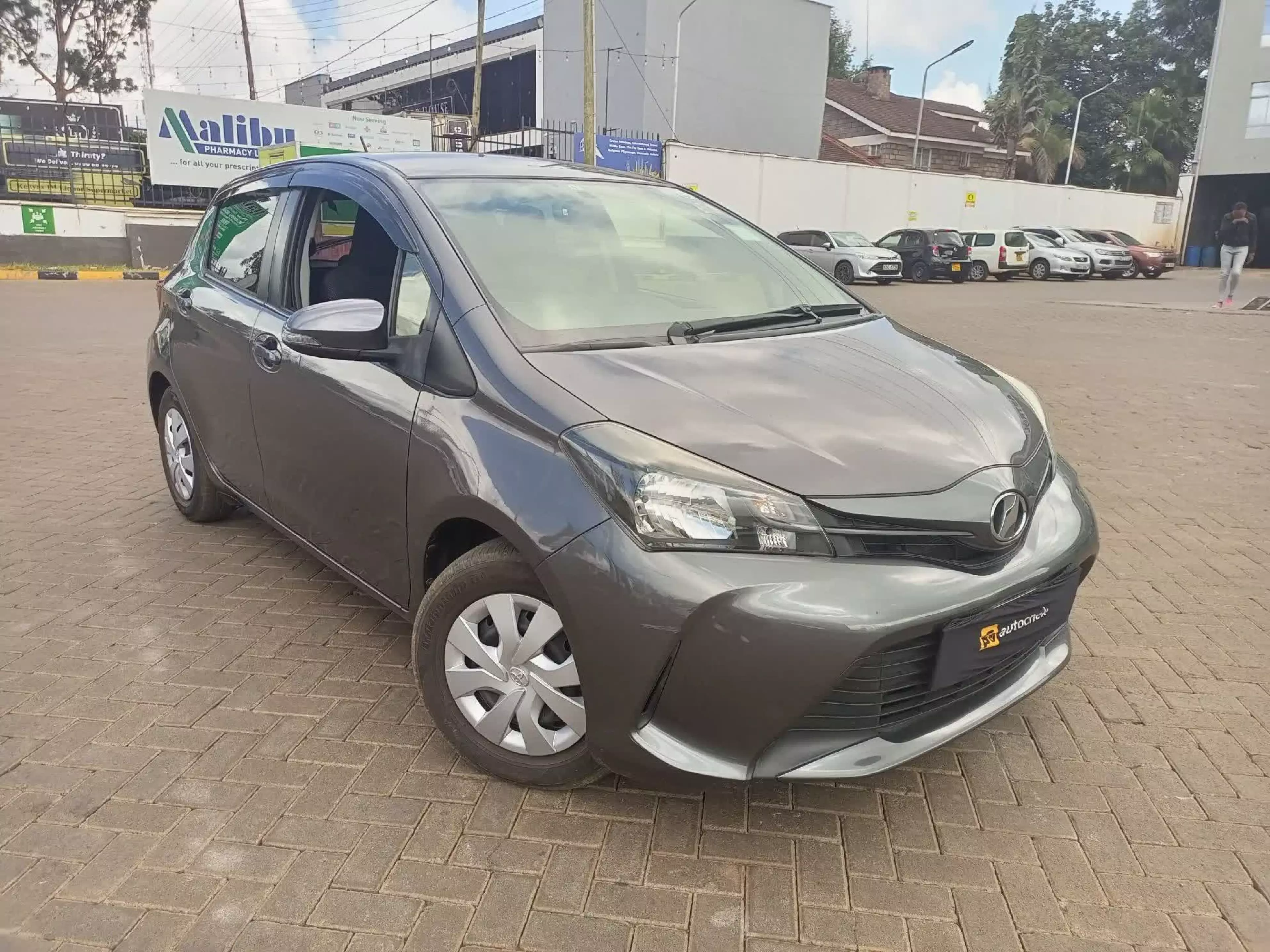 Toyota Vitz - 2015