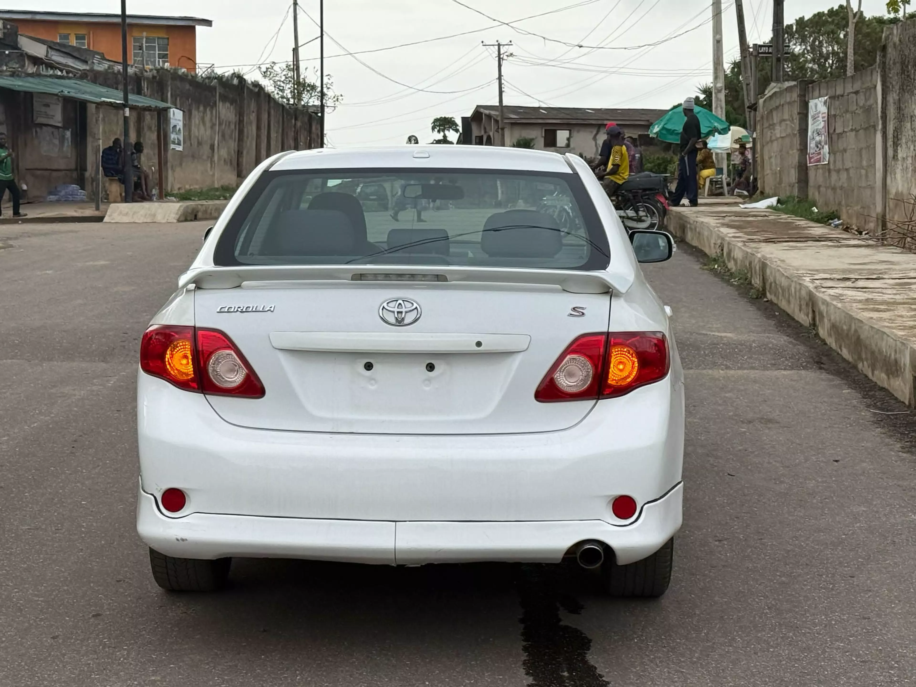 Toyota corolla   - 2010