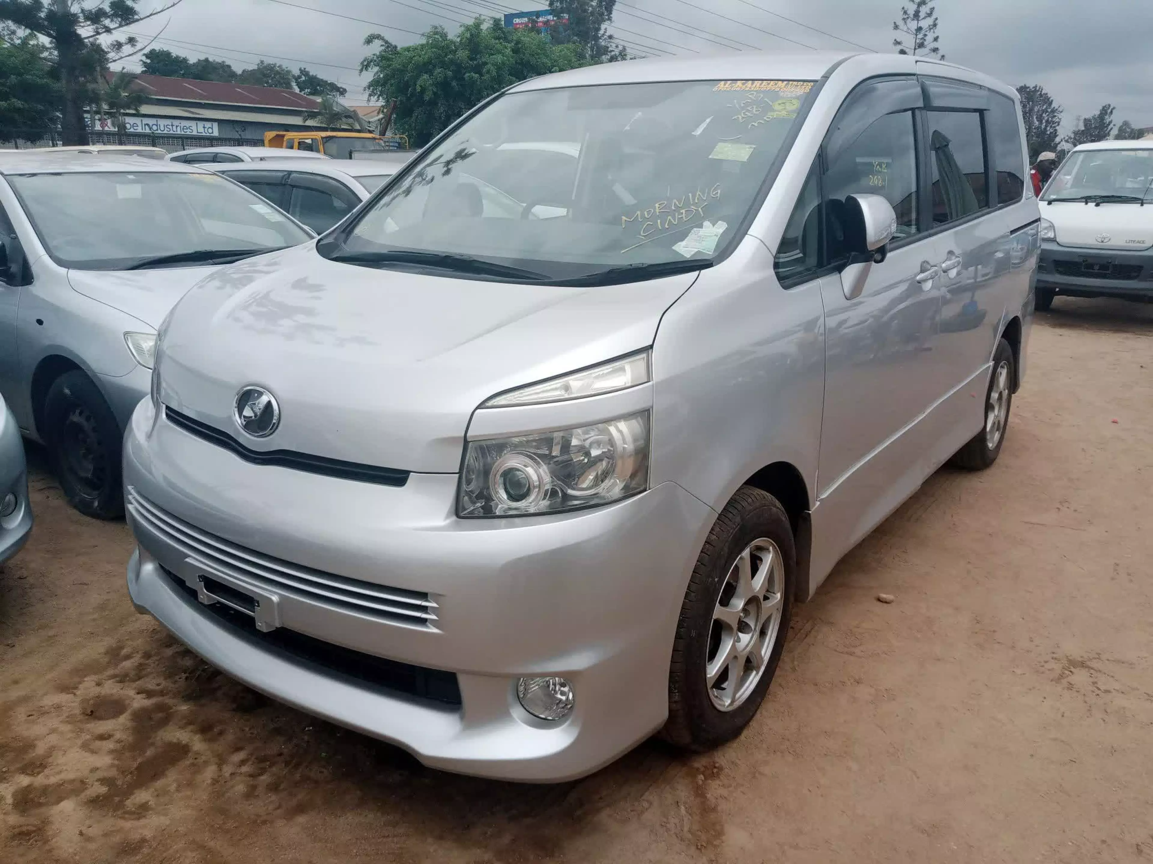 Toyota Voxy  - 2008