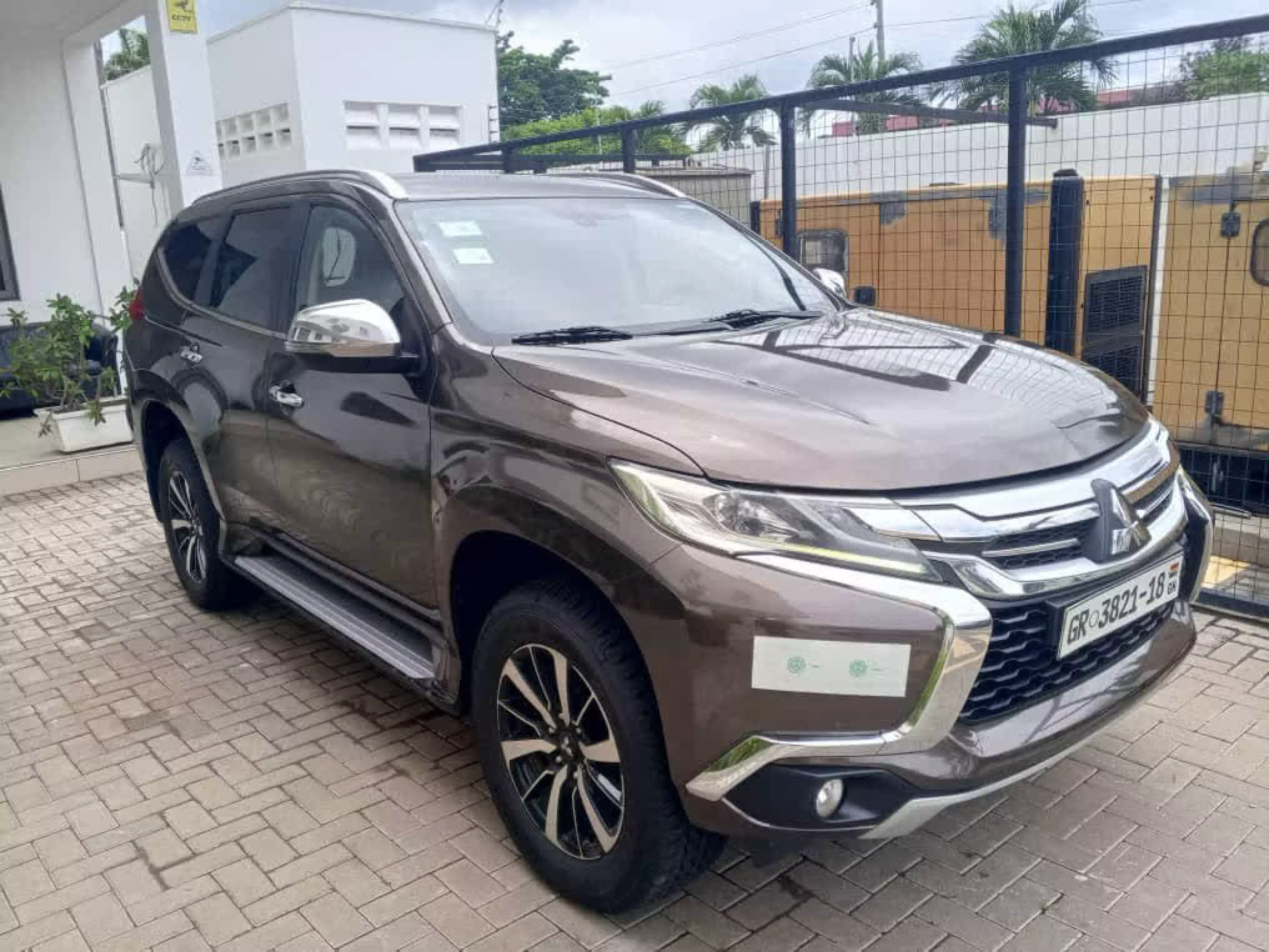 Mitsubishi Pajero Sport GLS Petrol - 2018