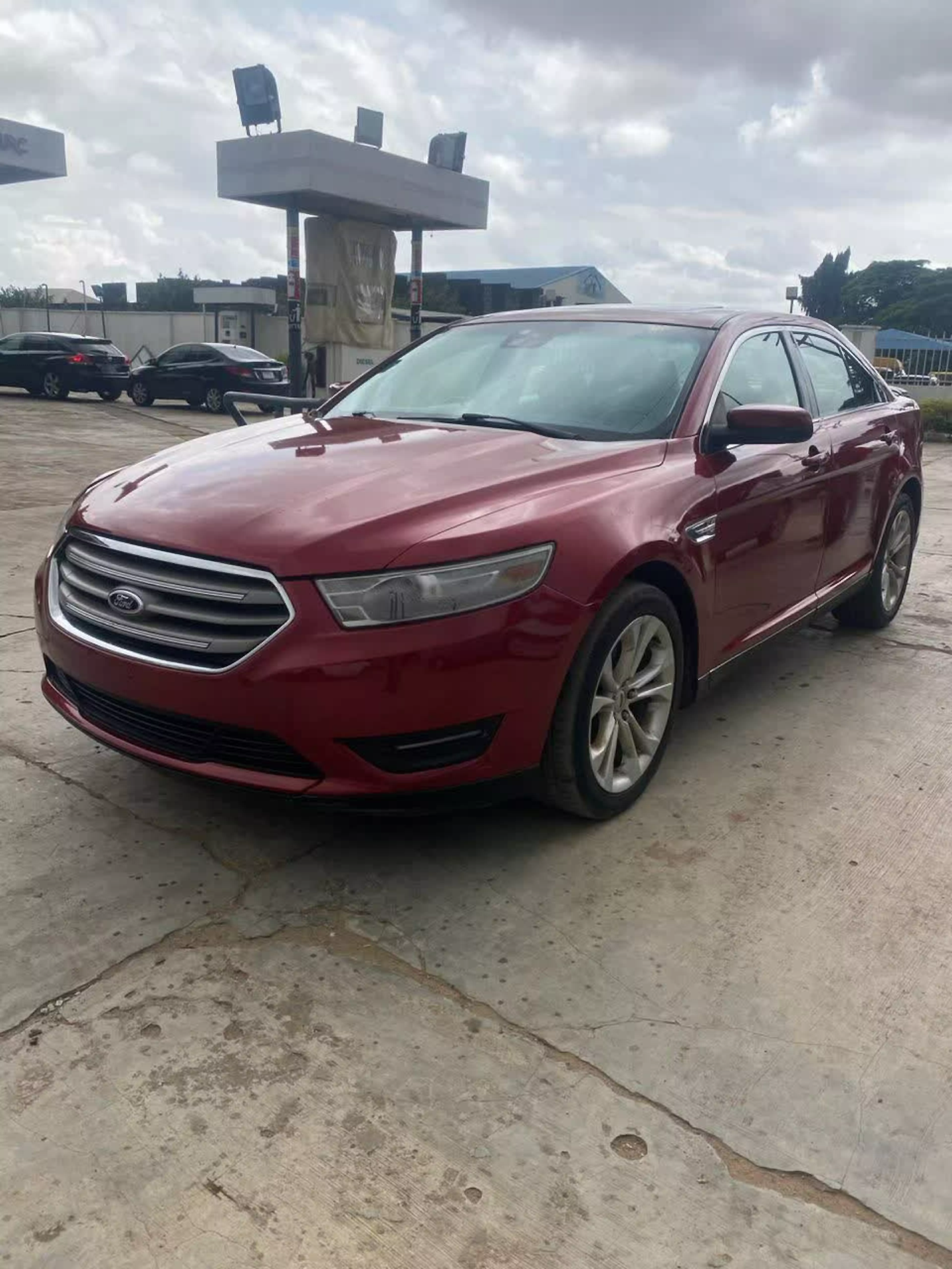 Ford Taurus - 2013