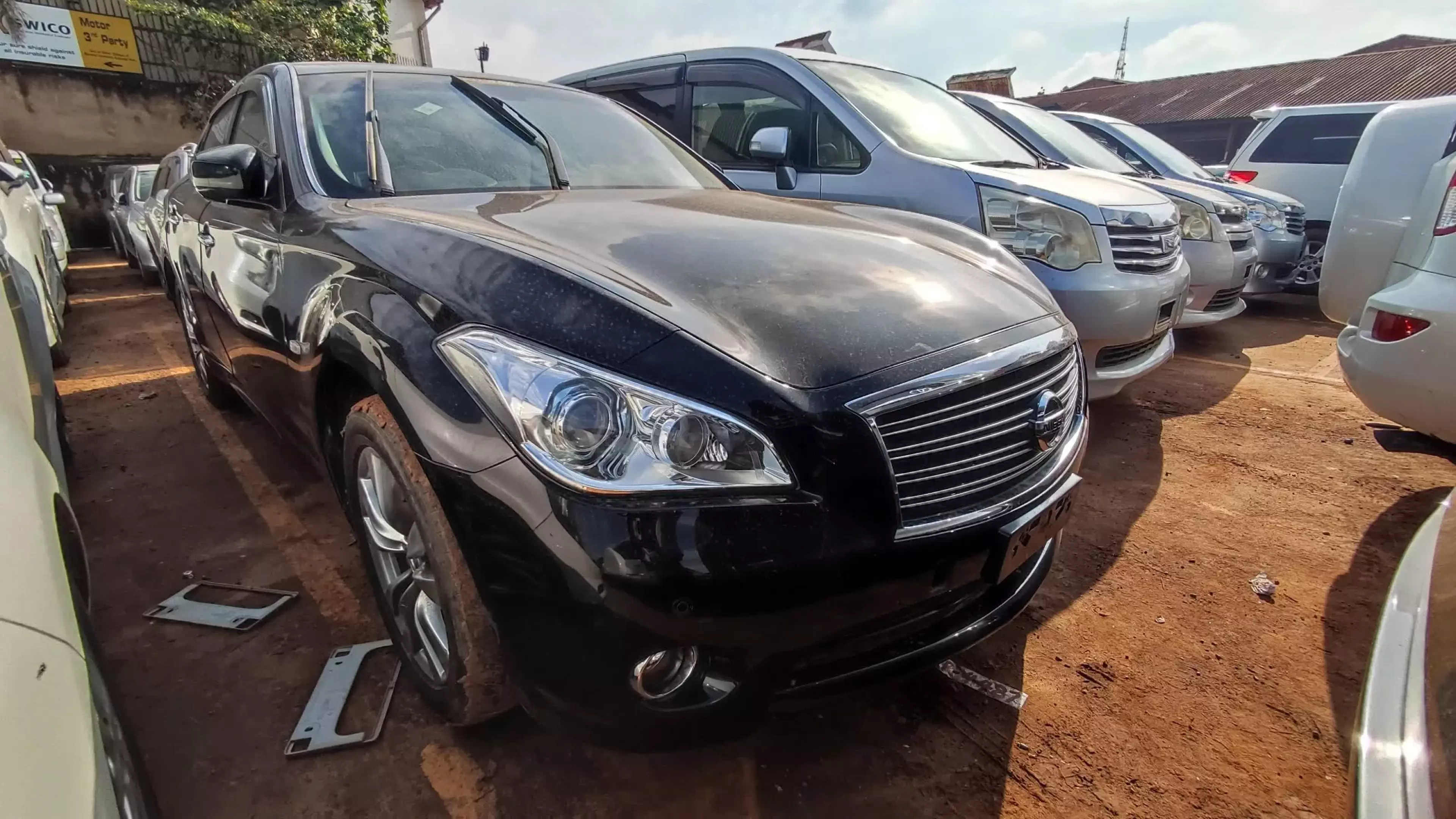 Nissan Fuga  - 2010