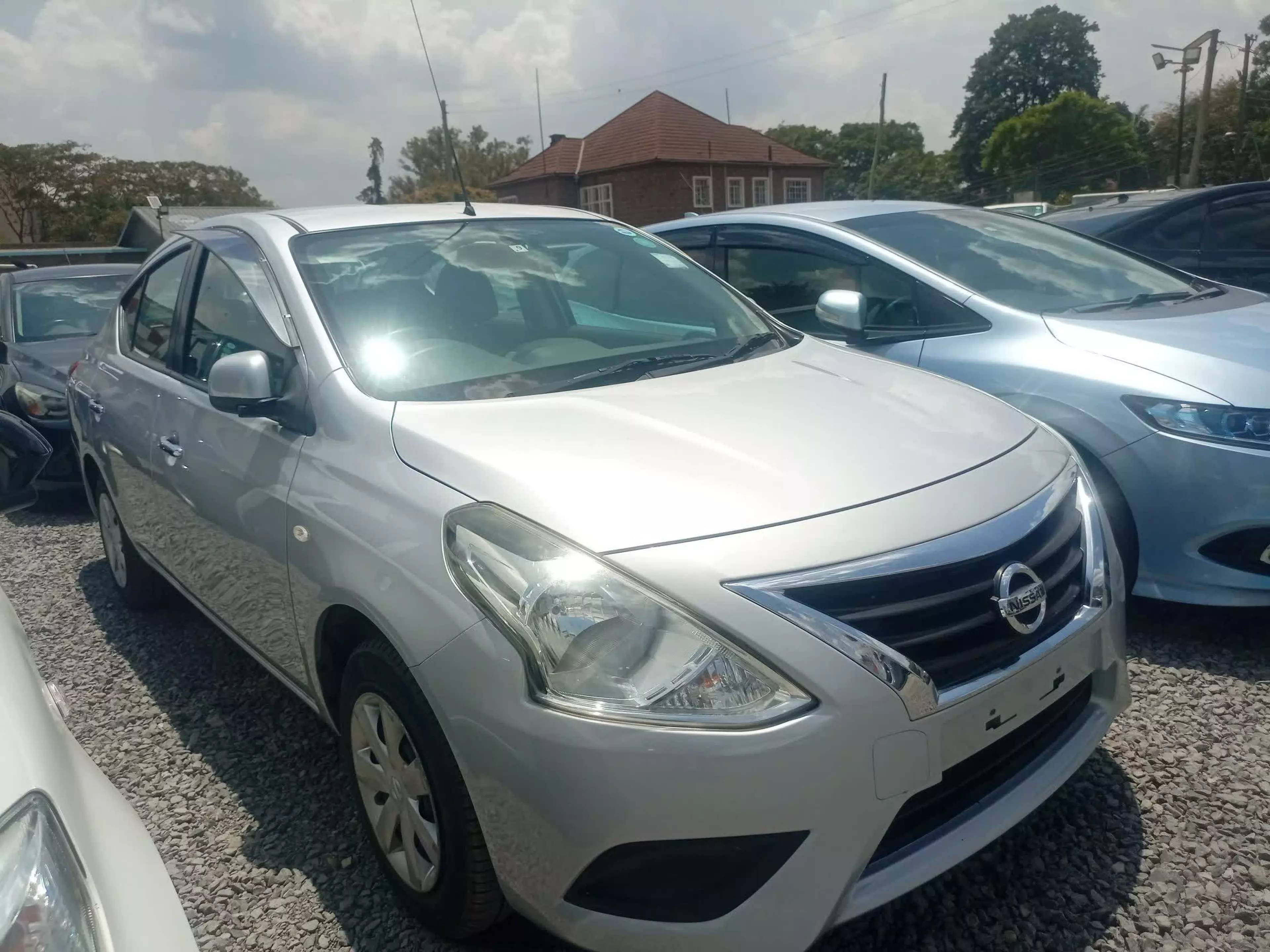 Nissan Latio - 2016
