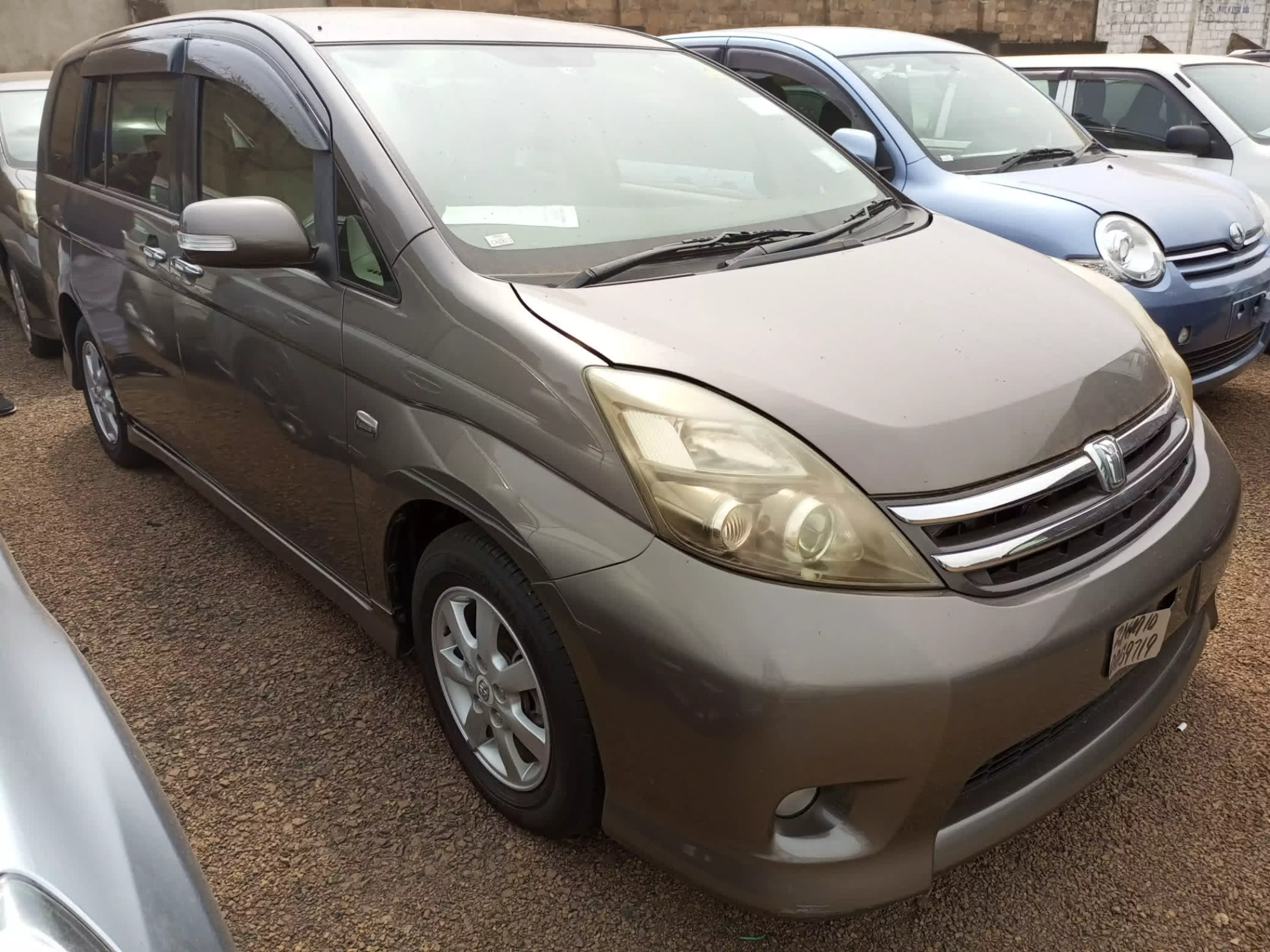 Toyota Isis  - 2008