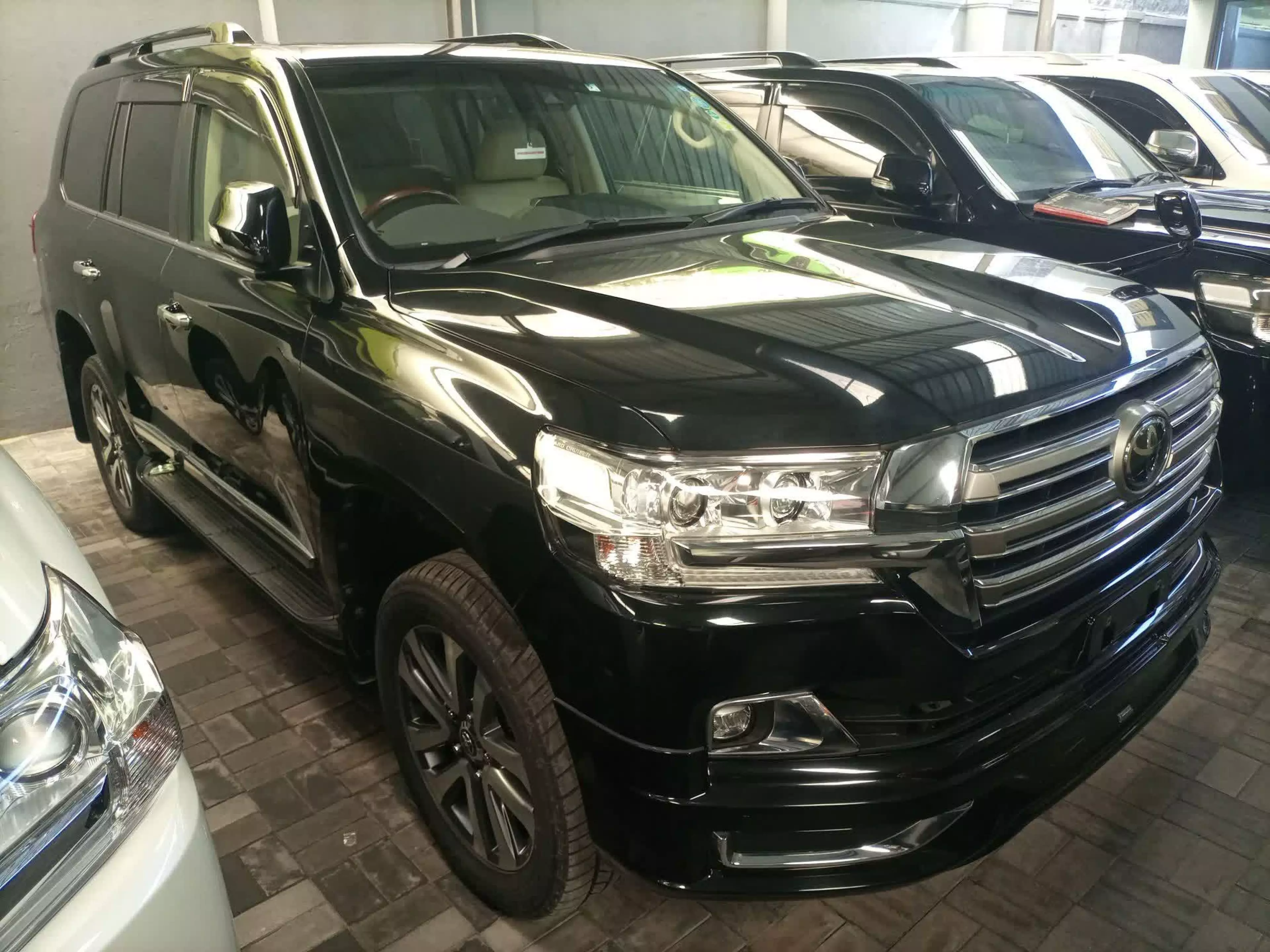 Toyota Landcruiser  V8 - 2016