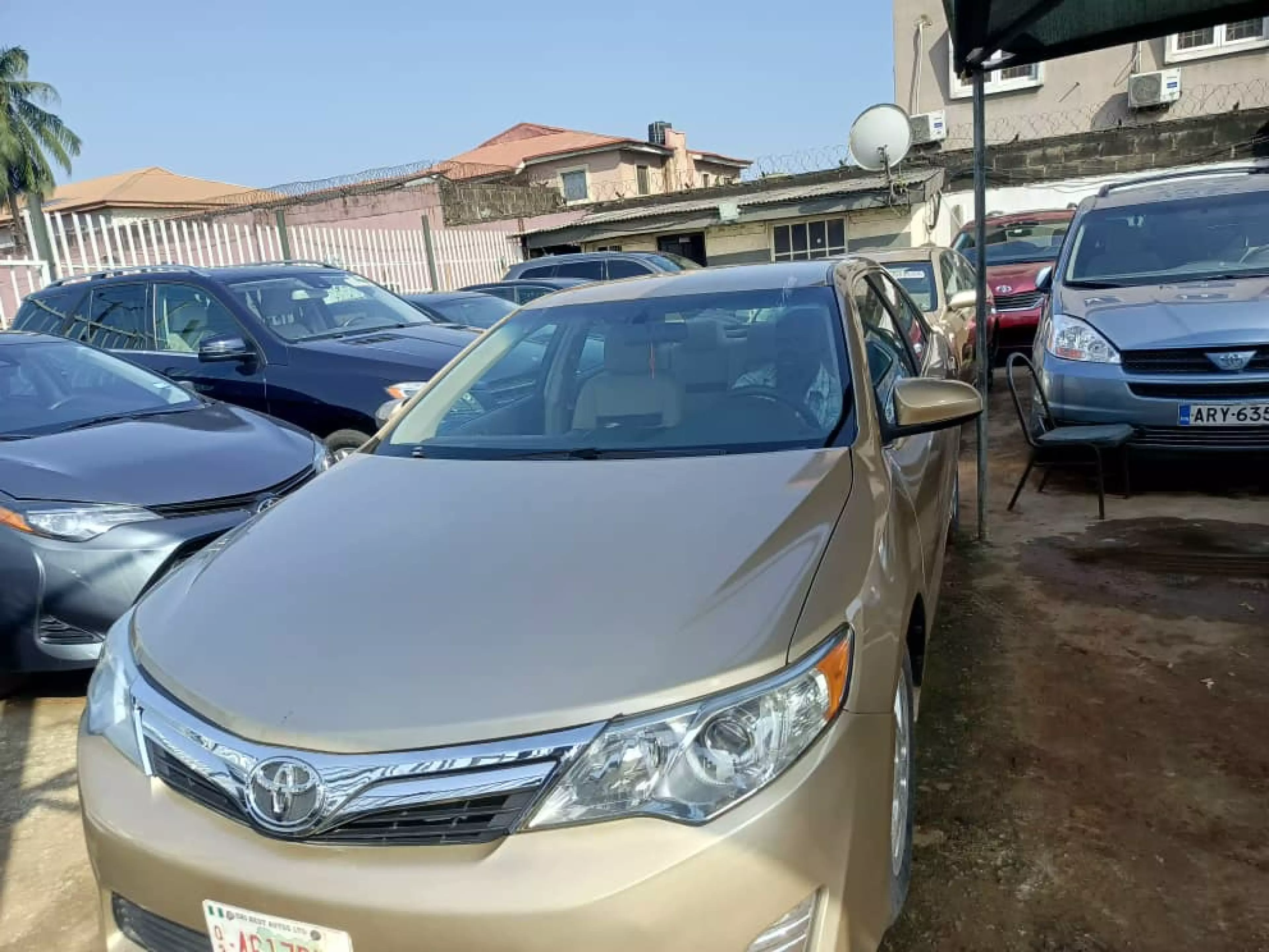 Toyota Camry   - 2012