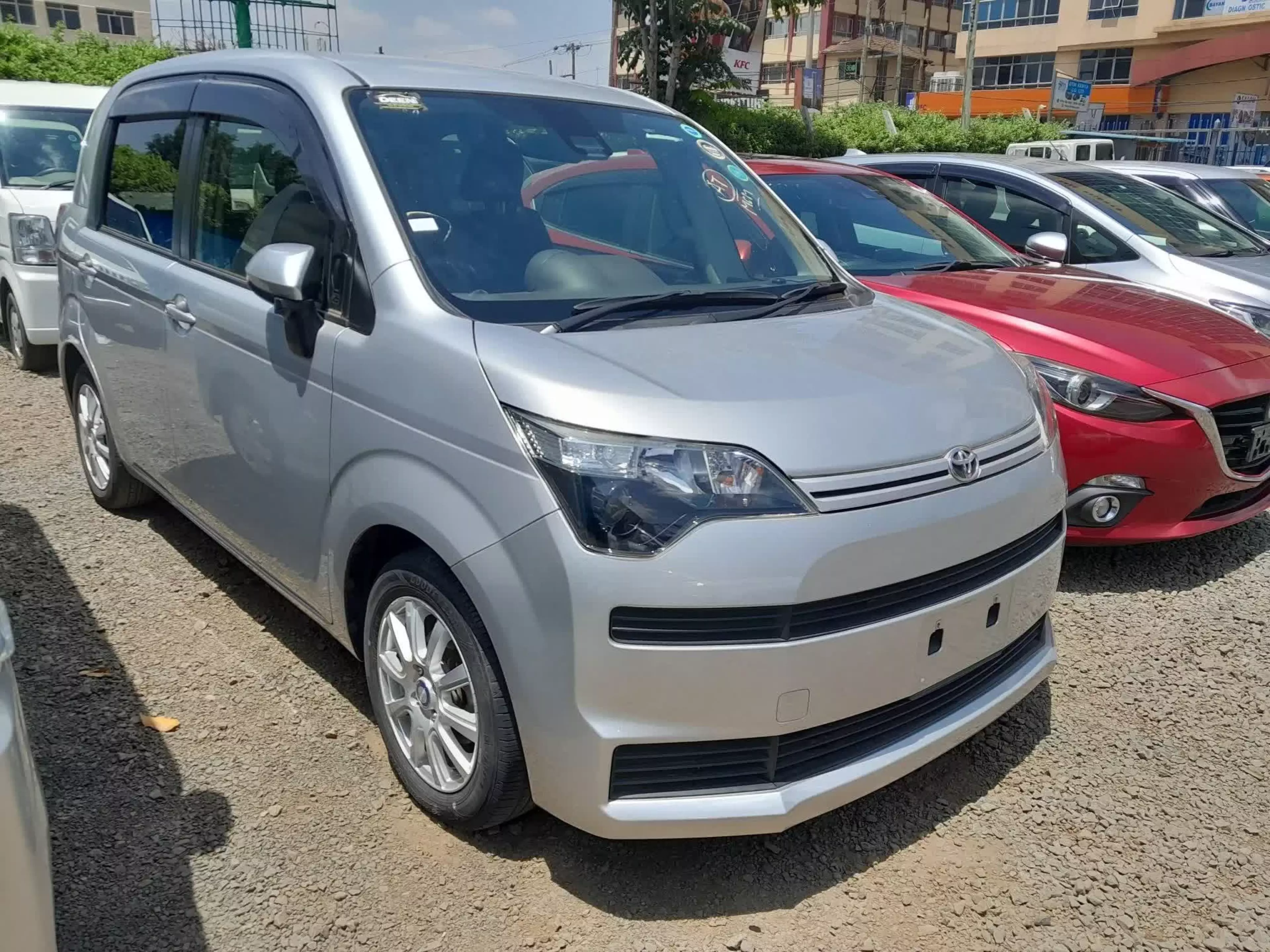 Toyota Spade  - 2016