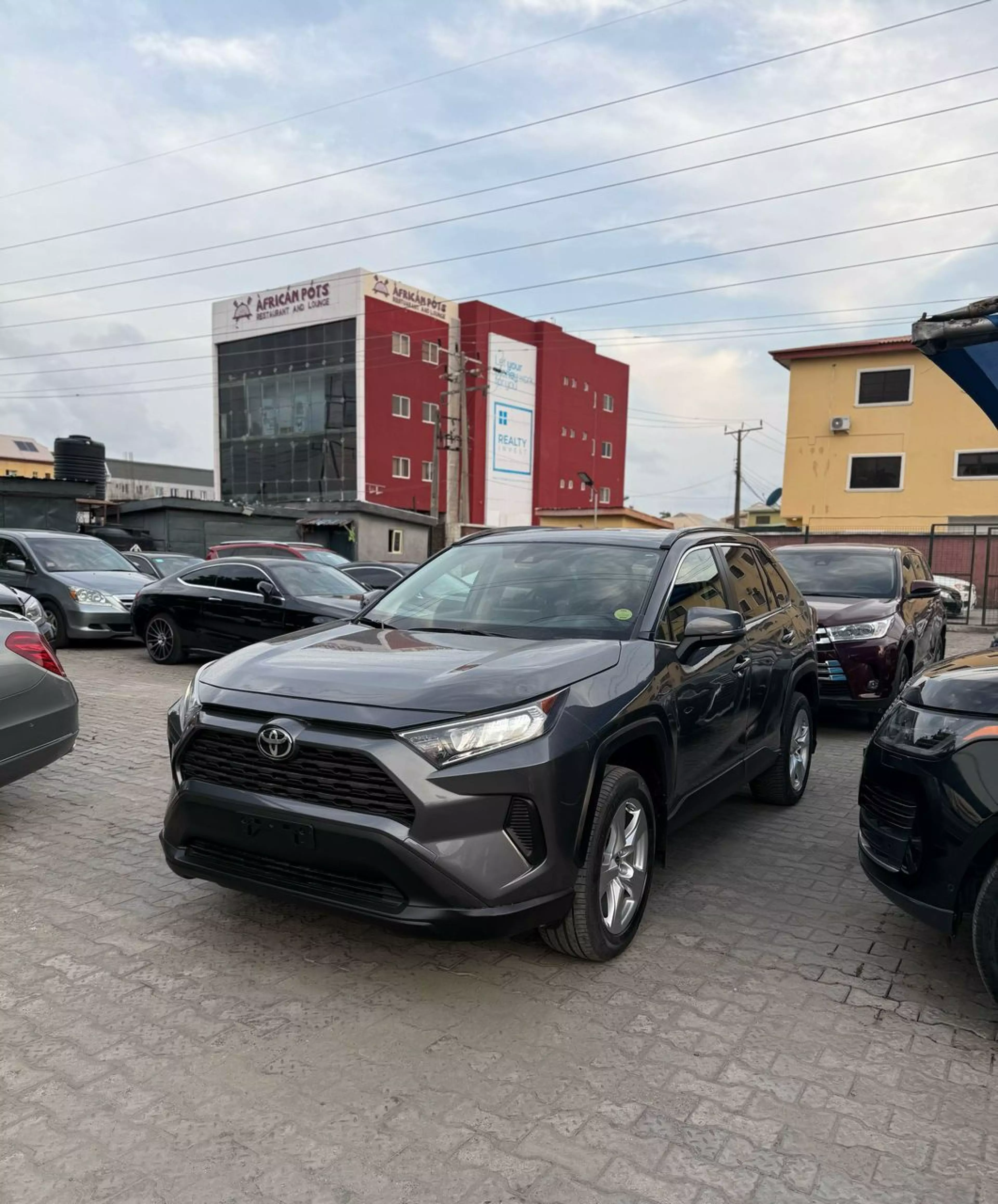 Toyota RAV 4   - 2021