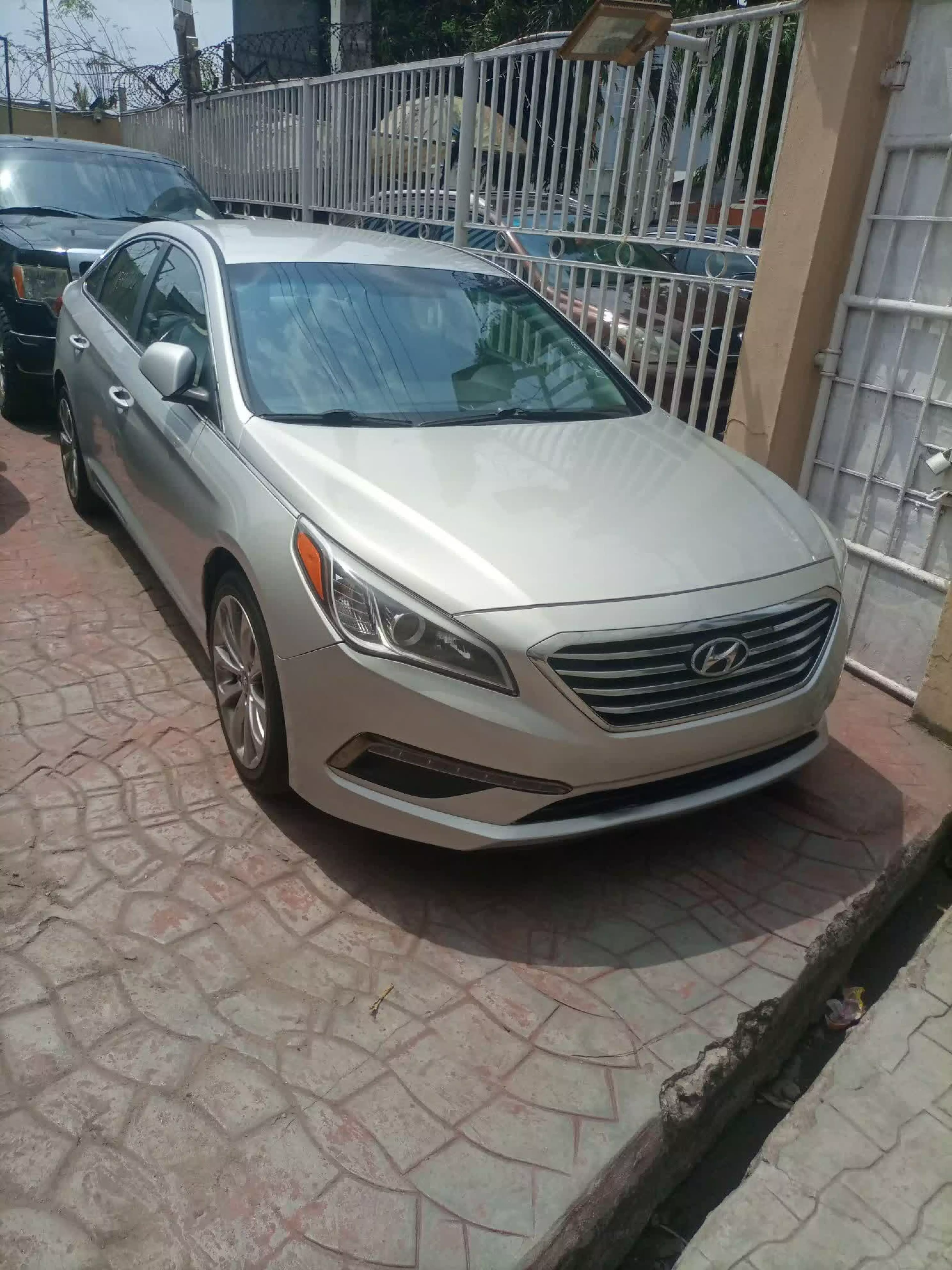 Hyundai Sonata - 2015