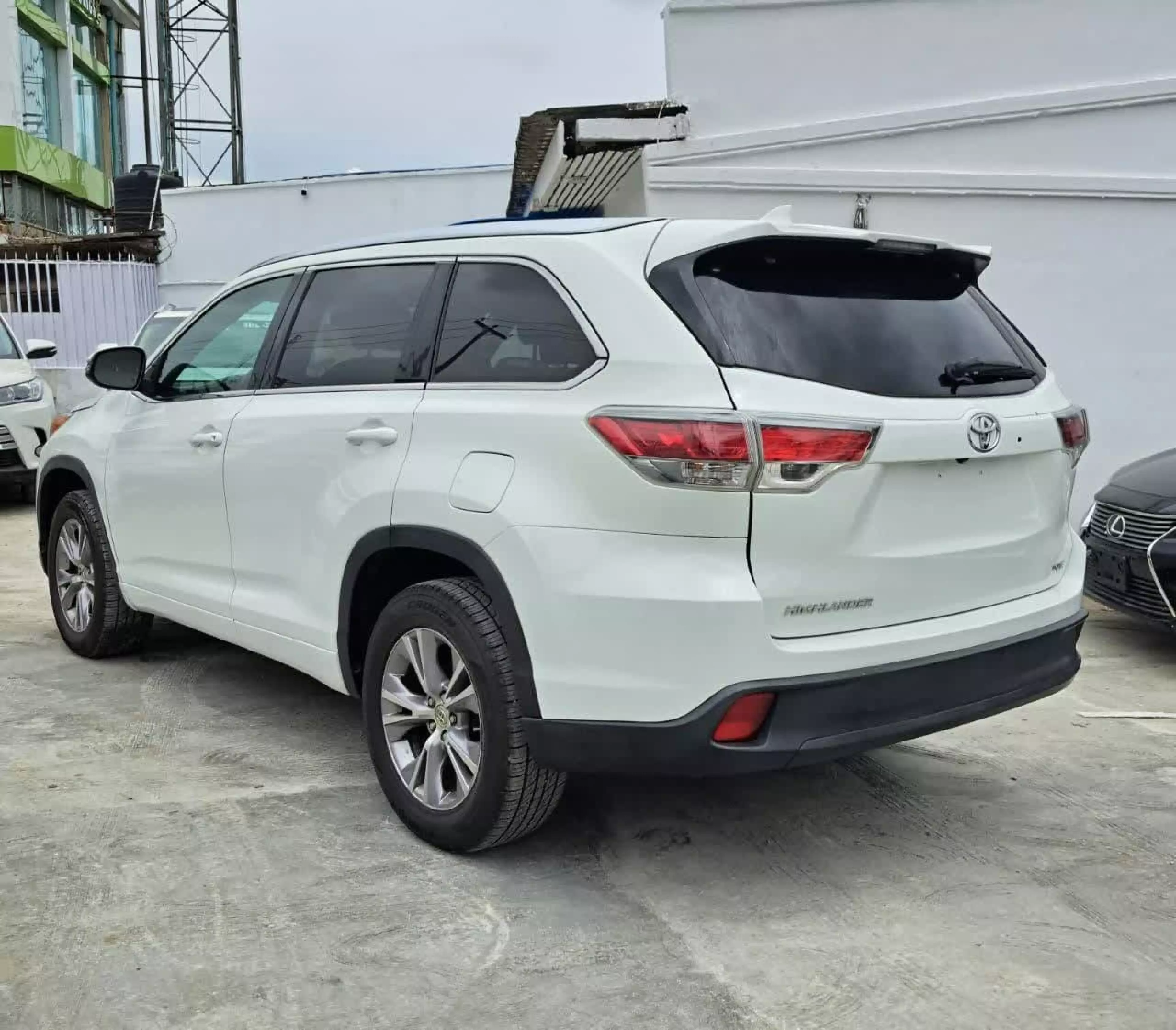 Toyota Highlander   - 2015