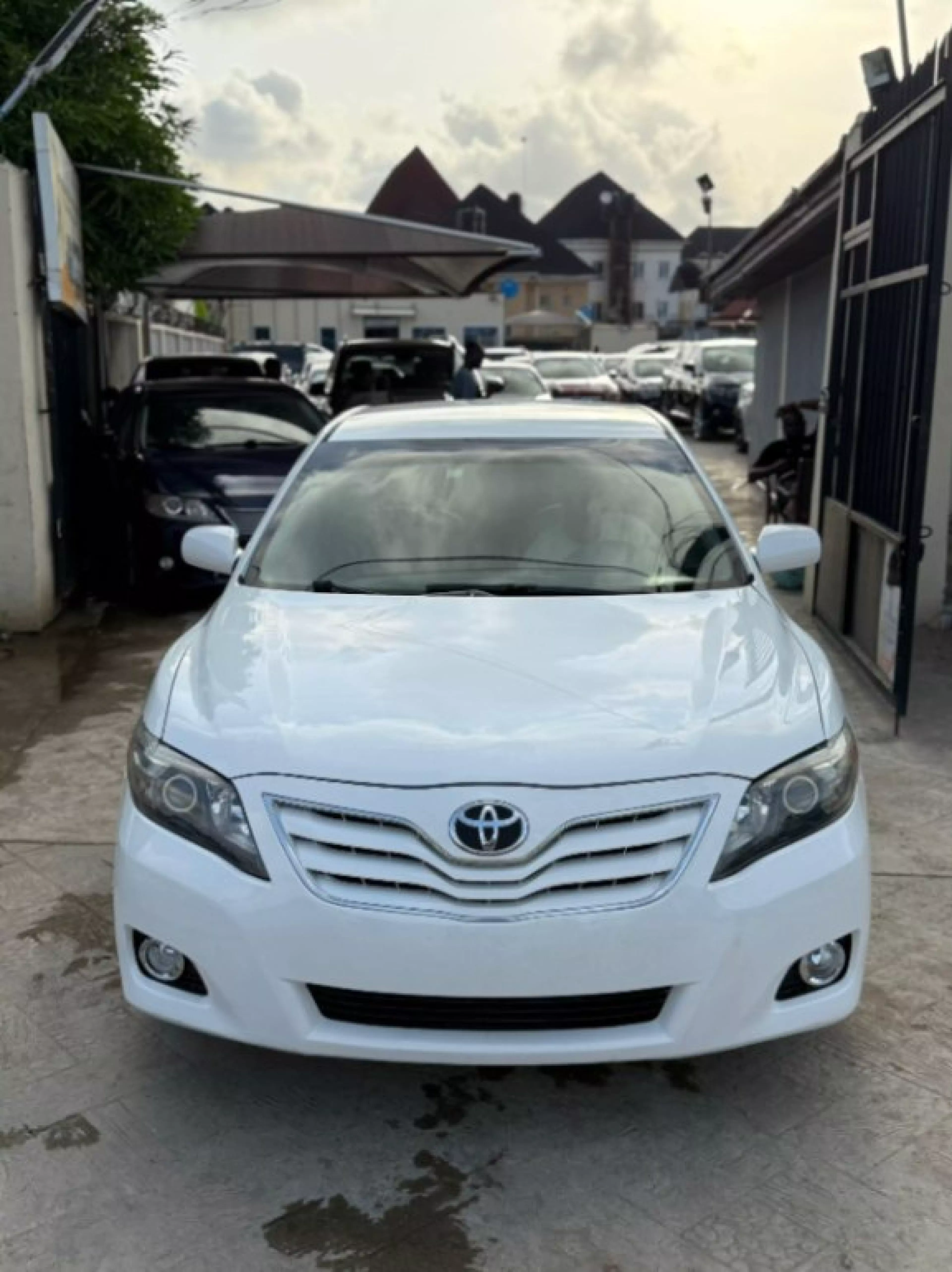 Toyota Camry - 2010