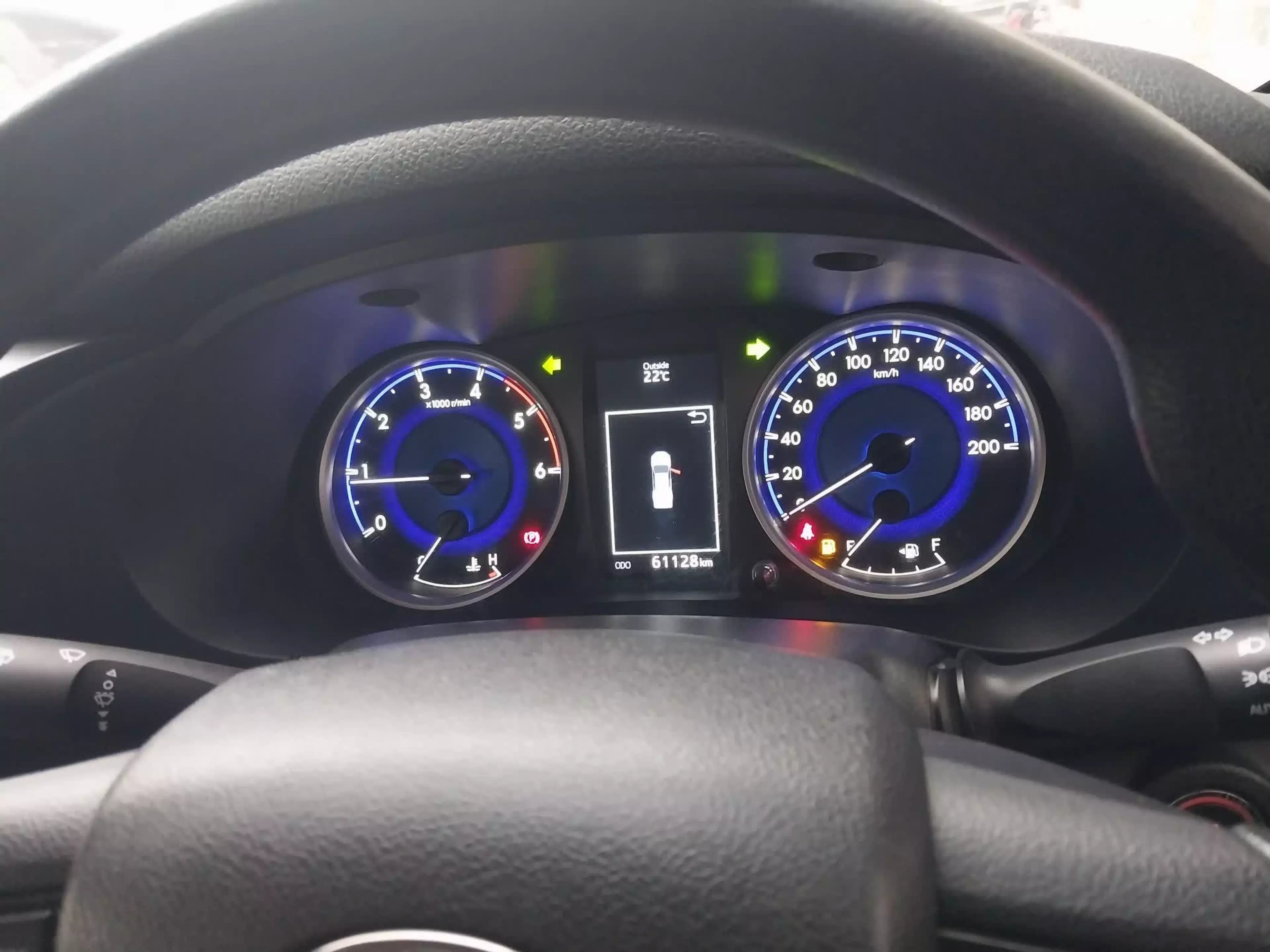 Toyota Hilux   - 2016