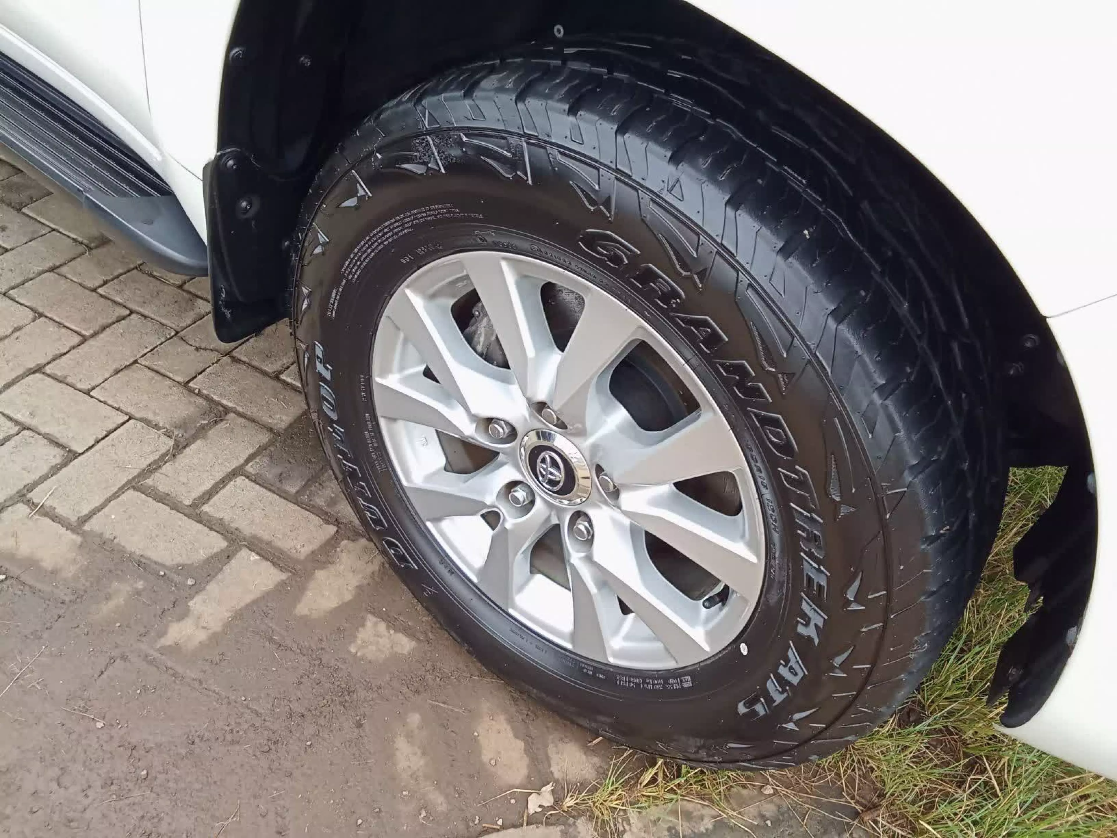 Toyota Land Cruiser V8   - 2016