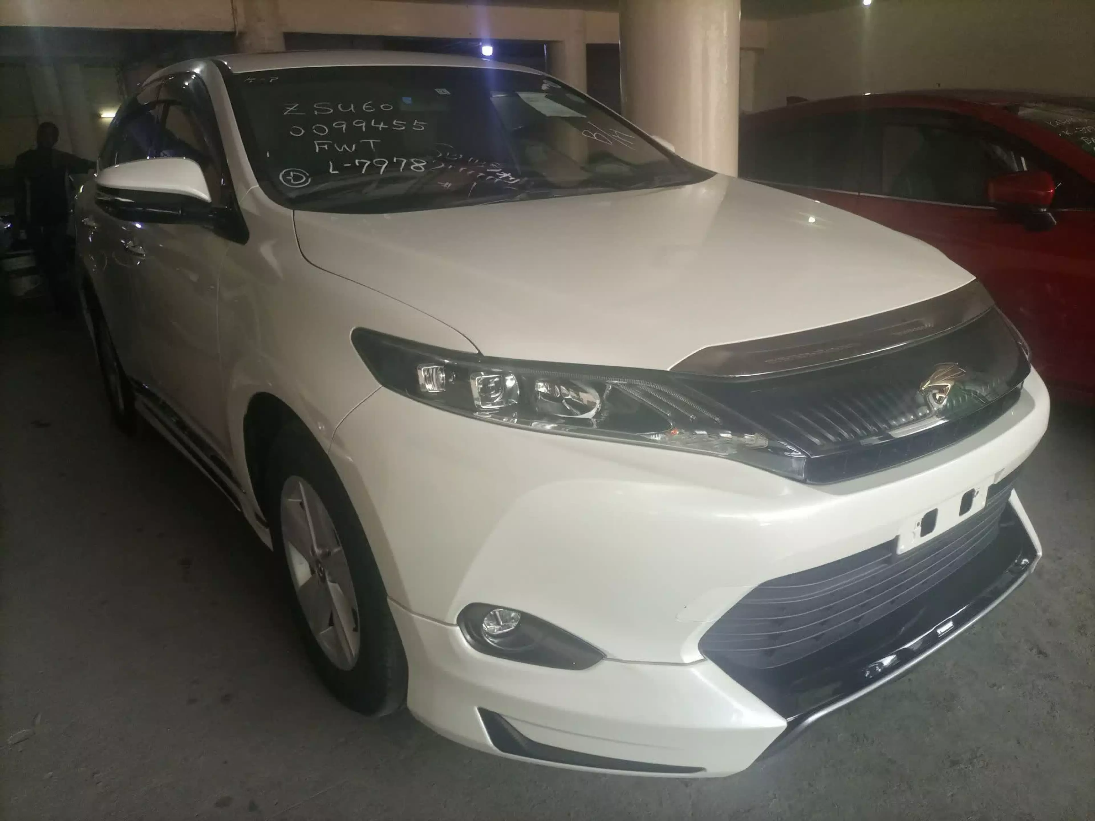 Toyota Harrier - 2016