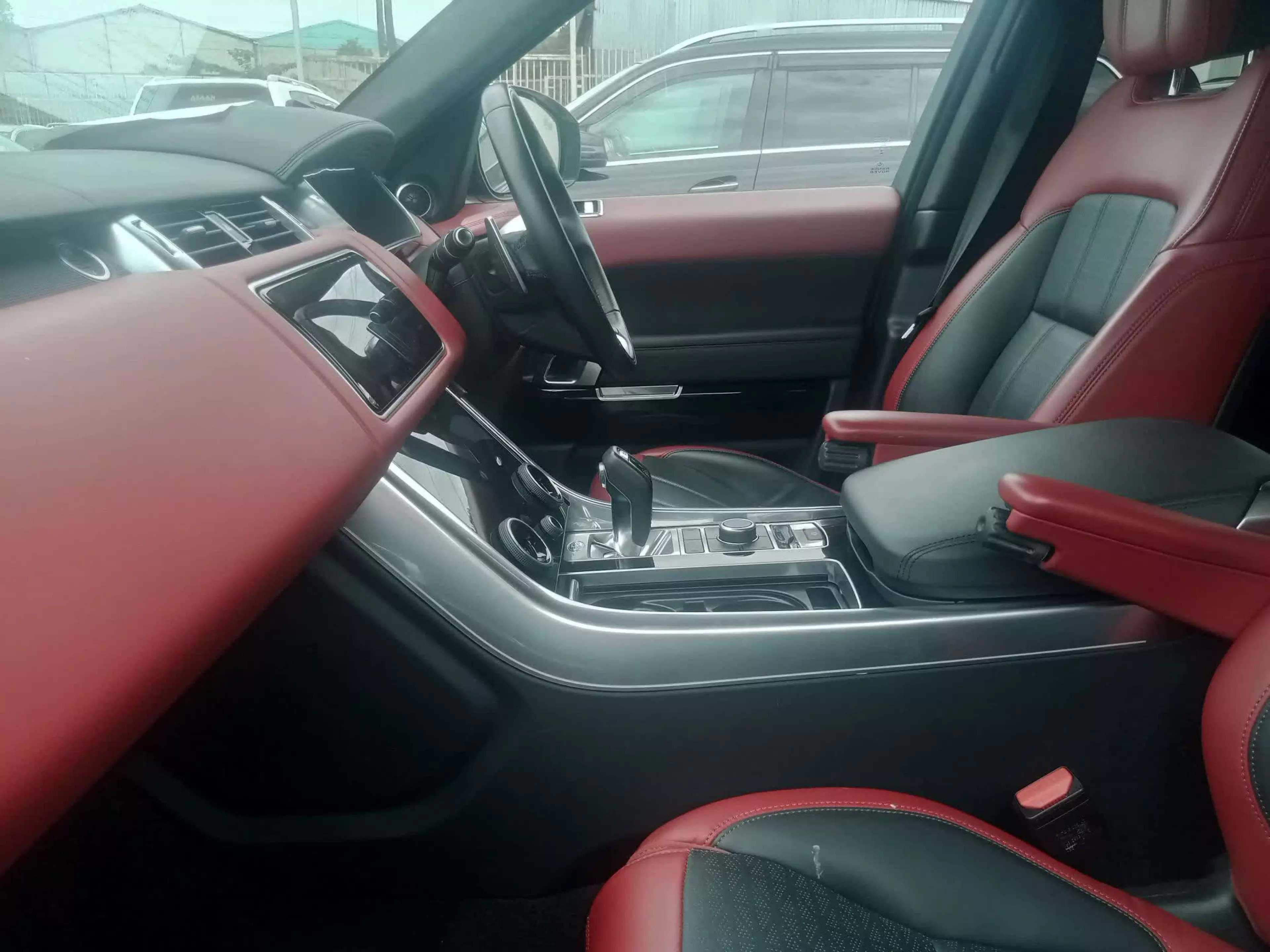 Land Rover Range Rover Sport   - 2019