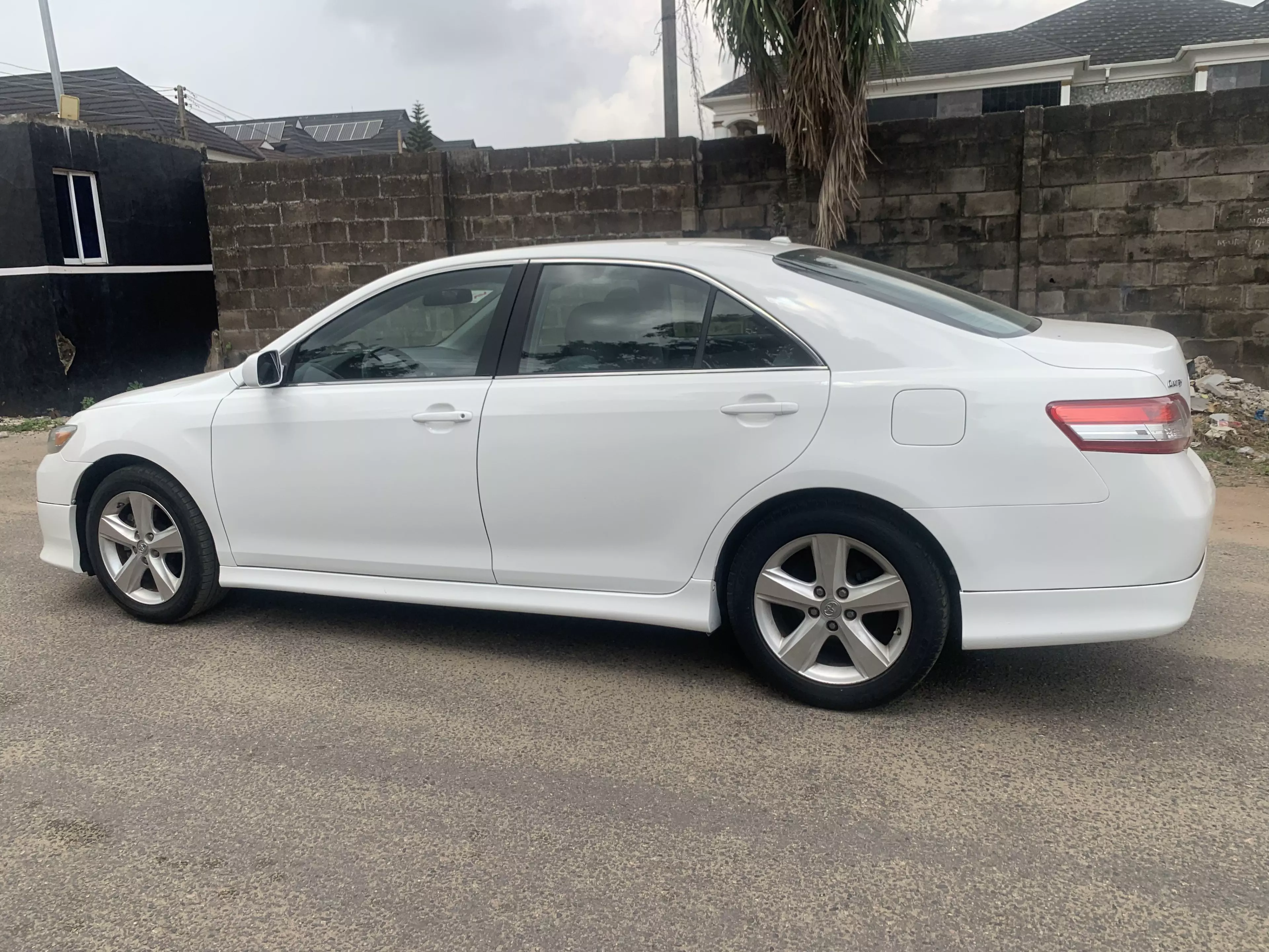 Toyota camry   - 2011