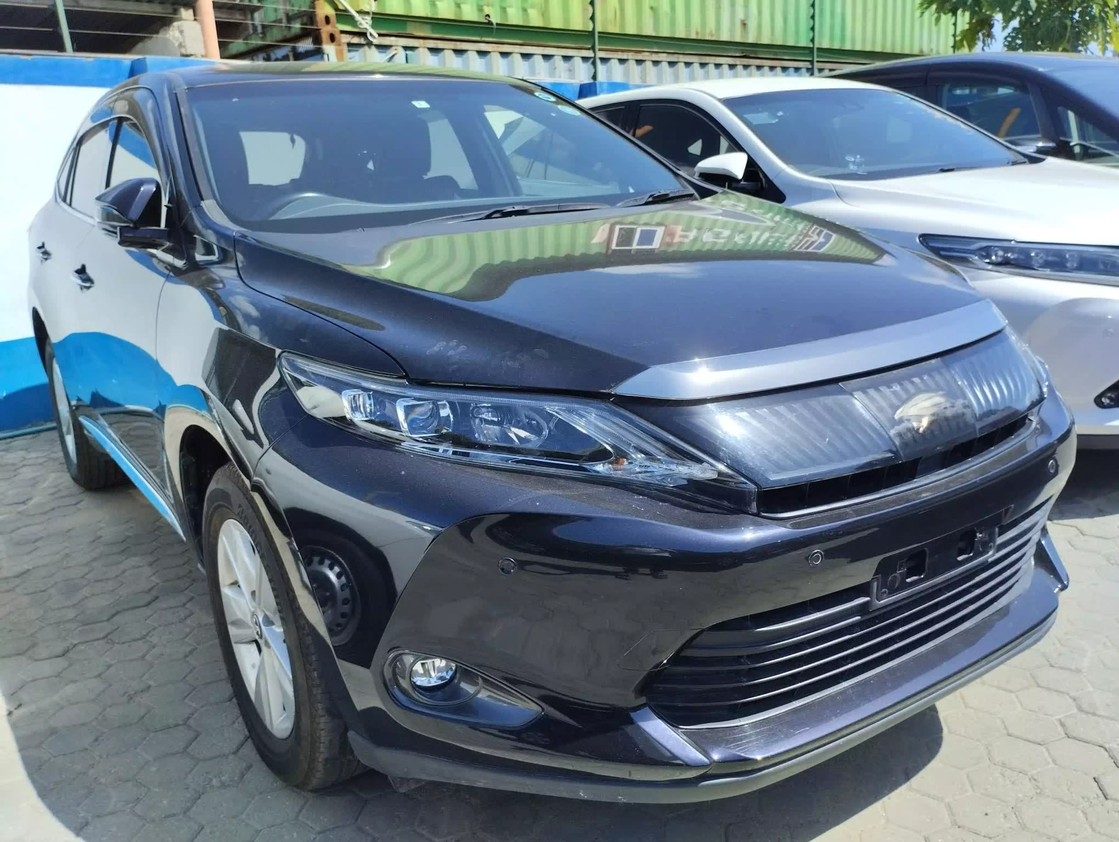 Toyota Harrier - 2016