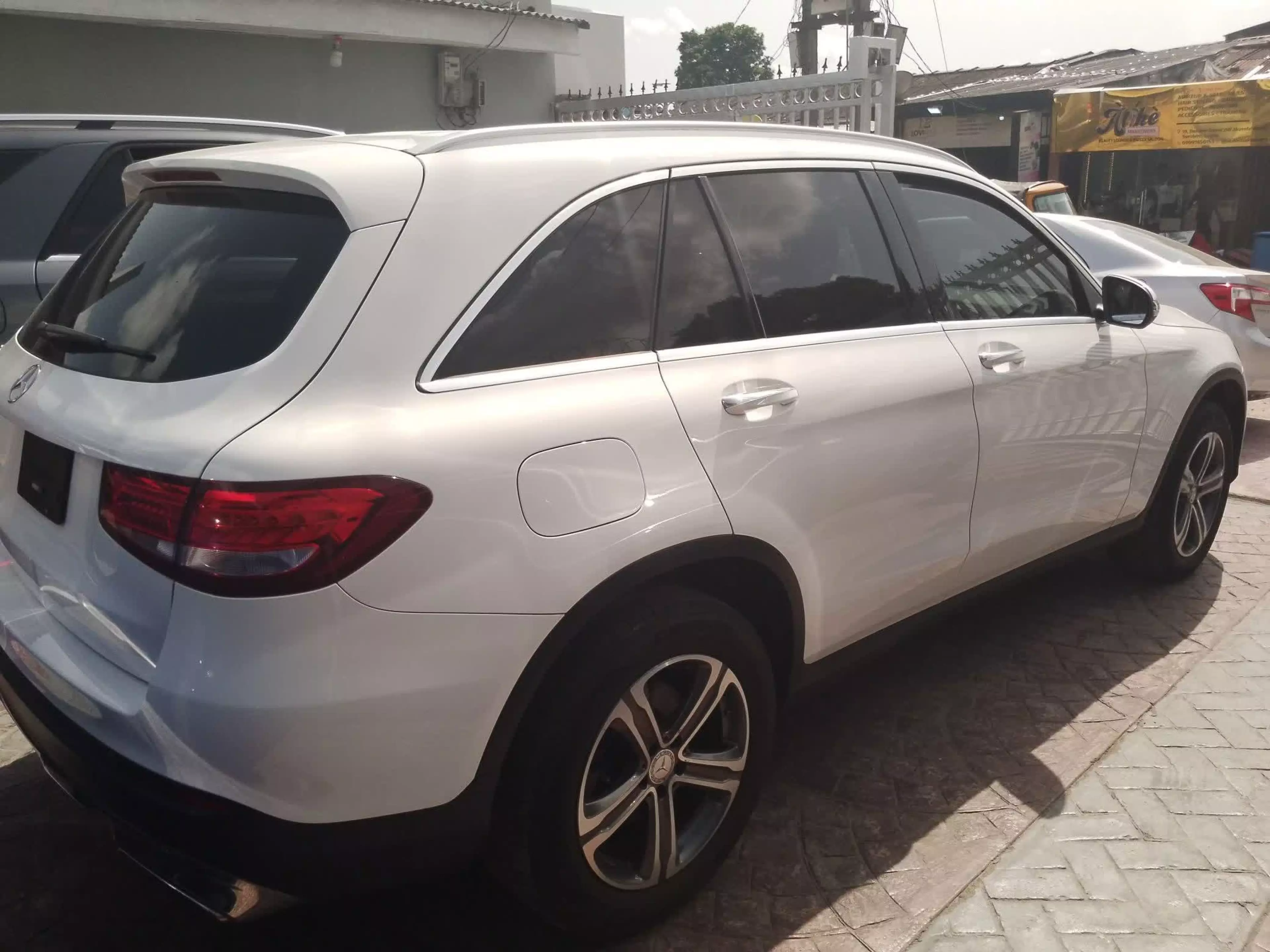 Mercedes-Benz GLC 300   - 2017