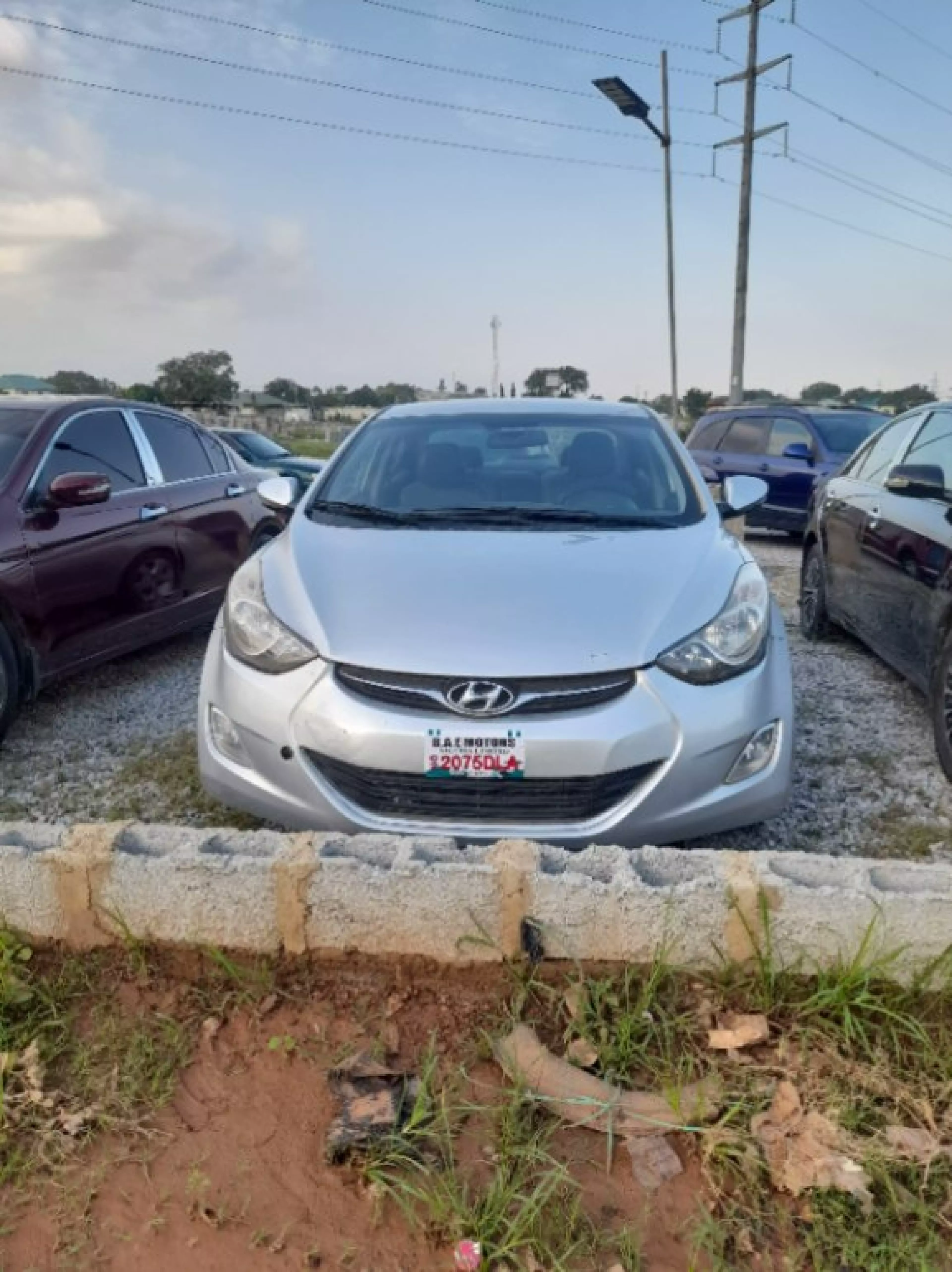 Hyundai Elantra - 2013
