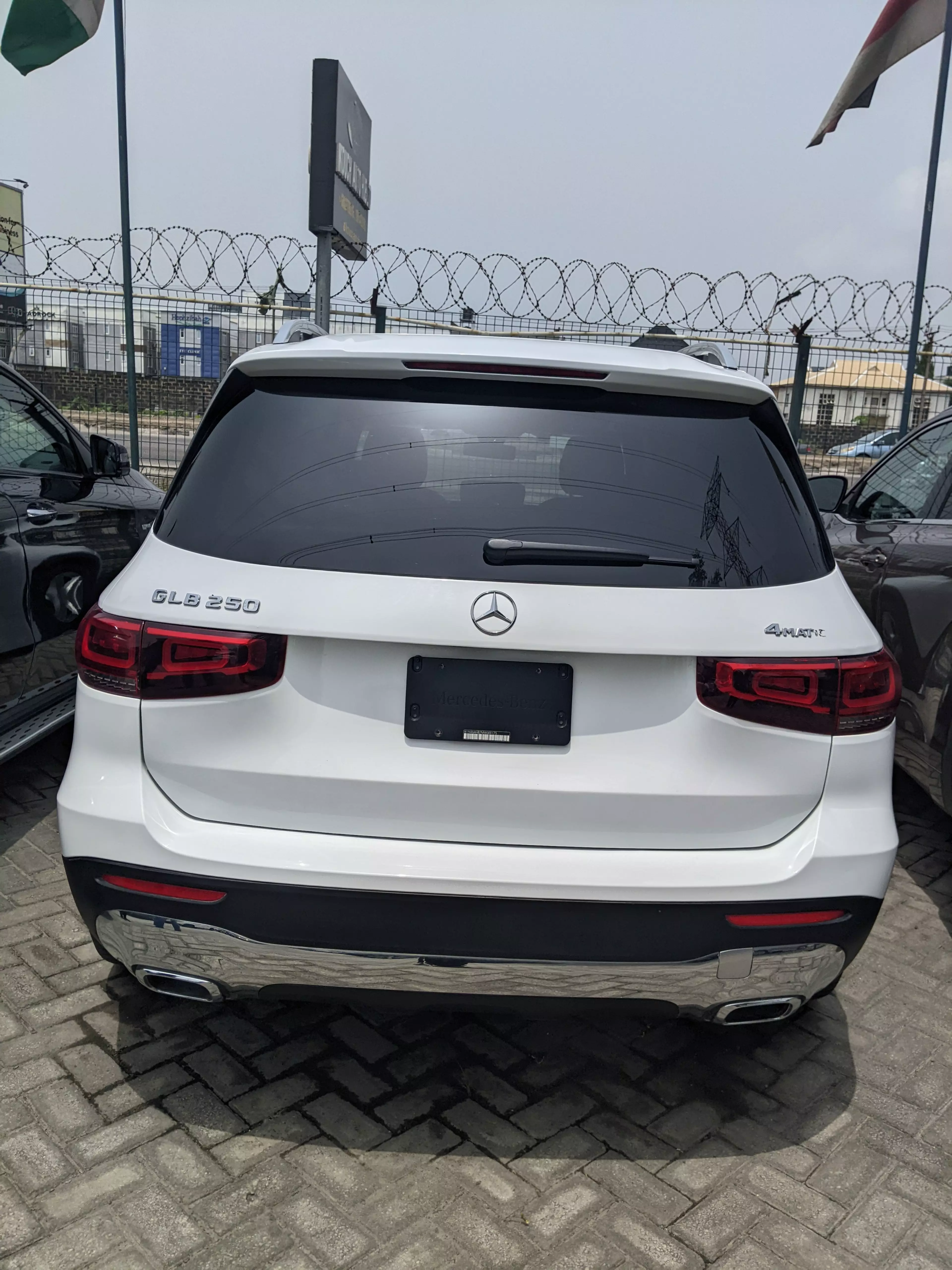 Mercedes-Benz GLB 250   - 2021