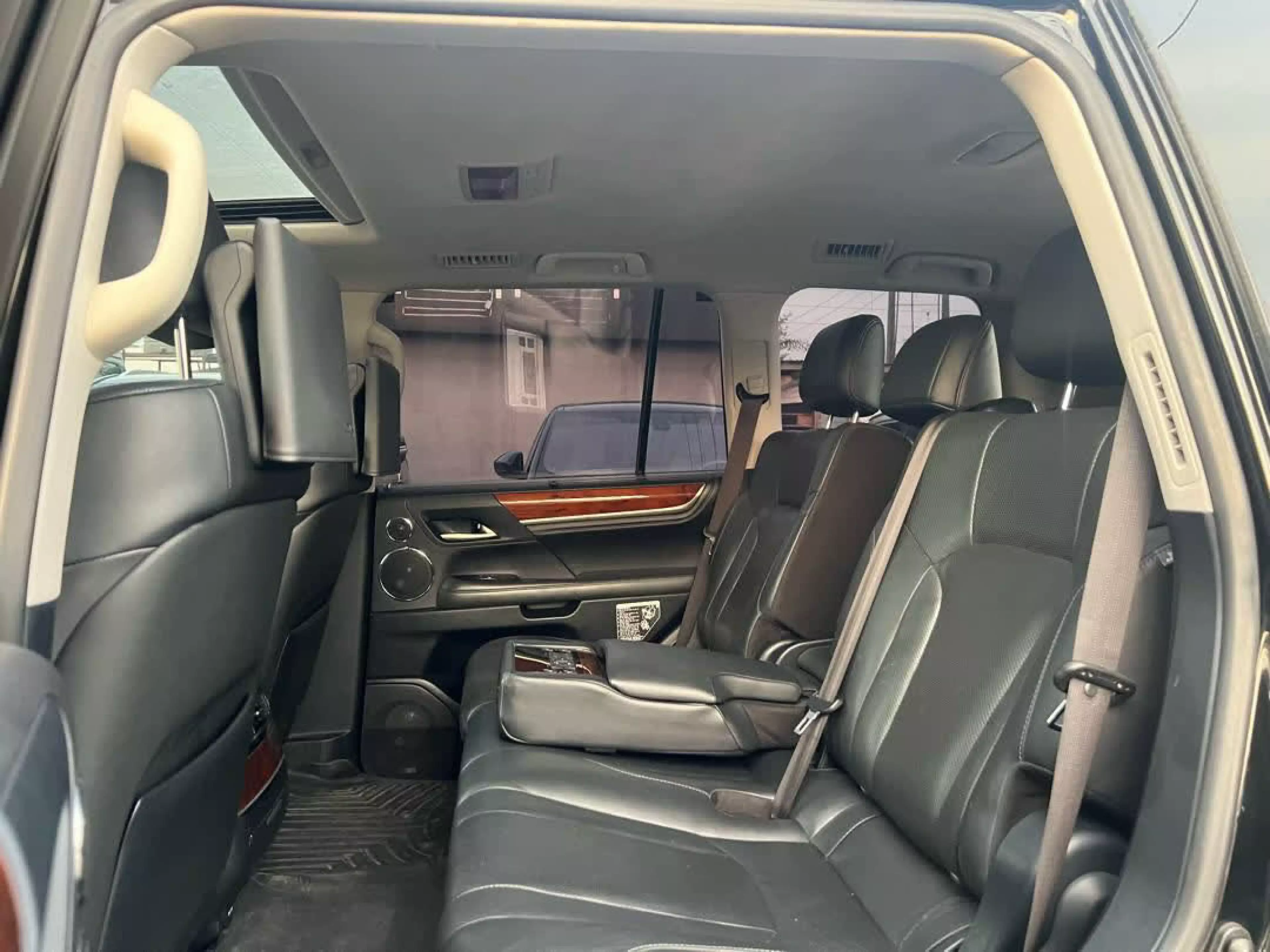 Lexus LX 570   - 2017