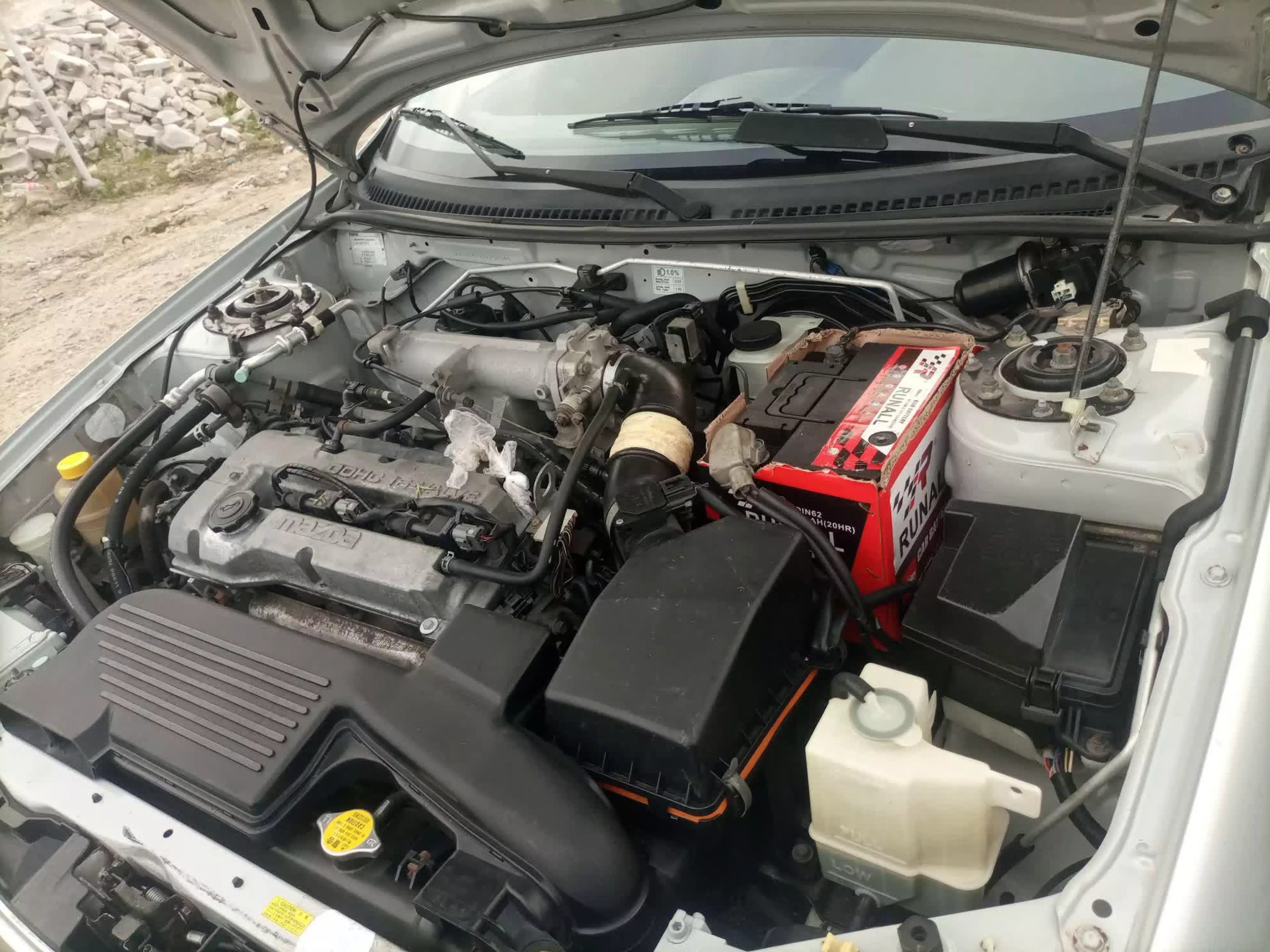 Mazda 323   - 2002