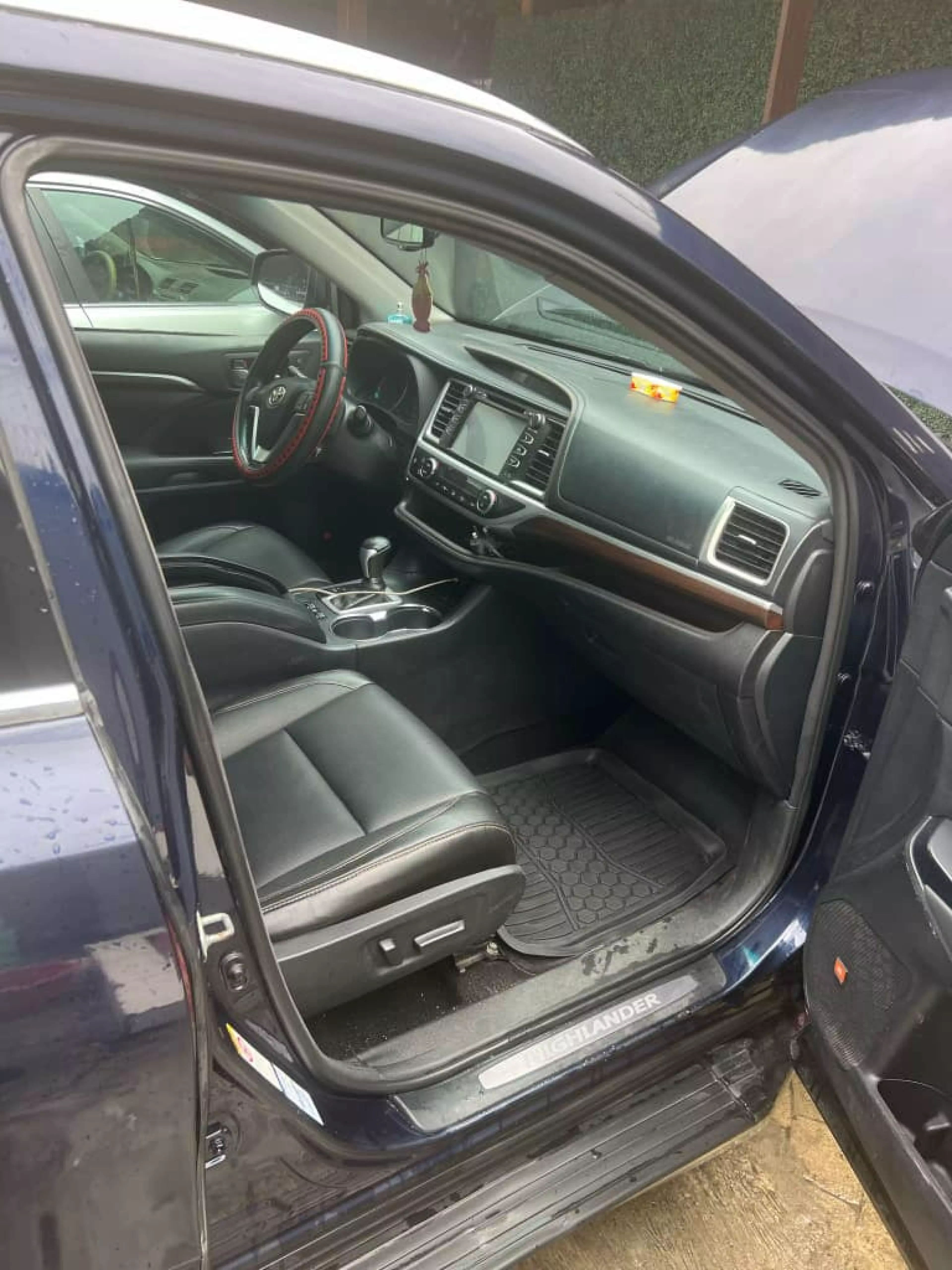 Toyota Highlander   - 2015