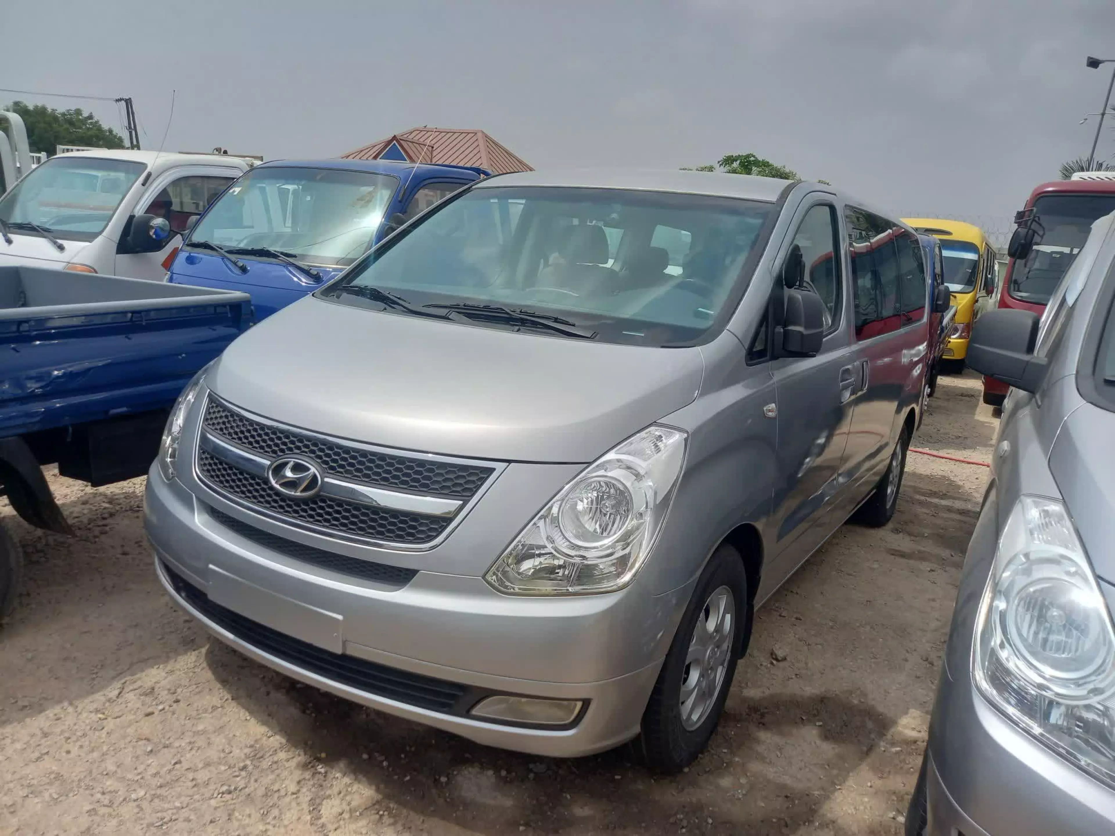 Hyundai Grand starex - 2012