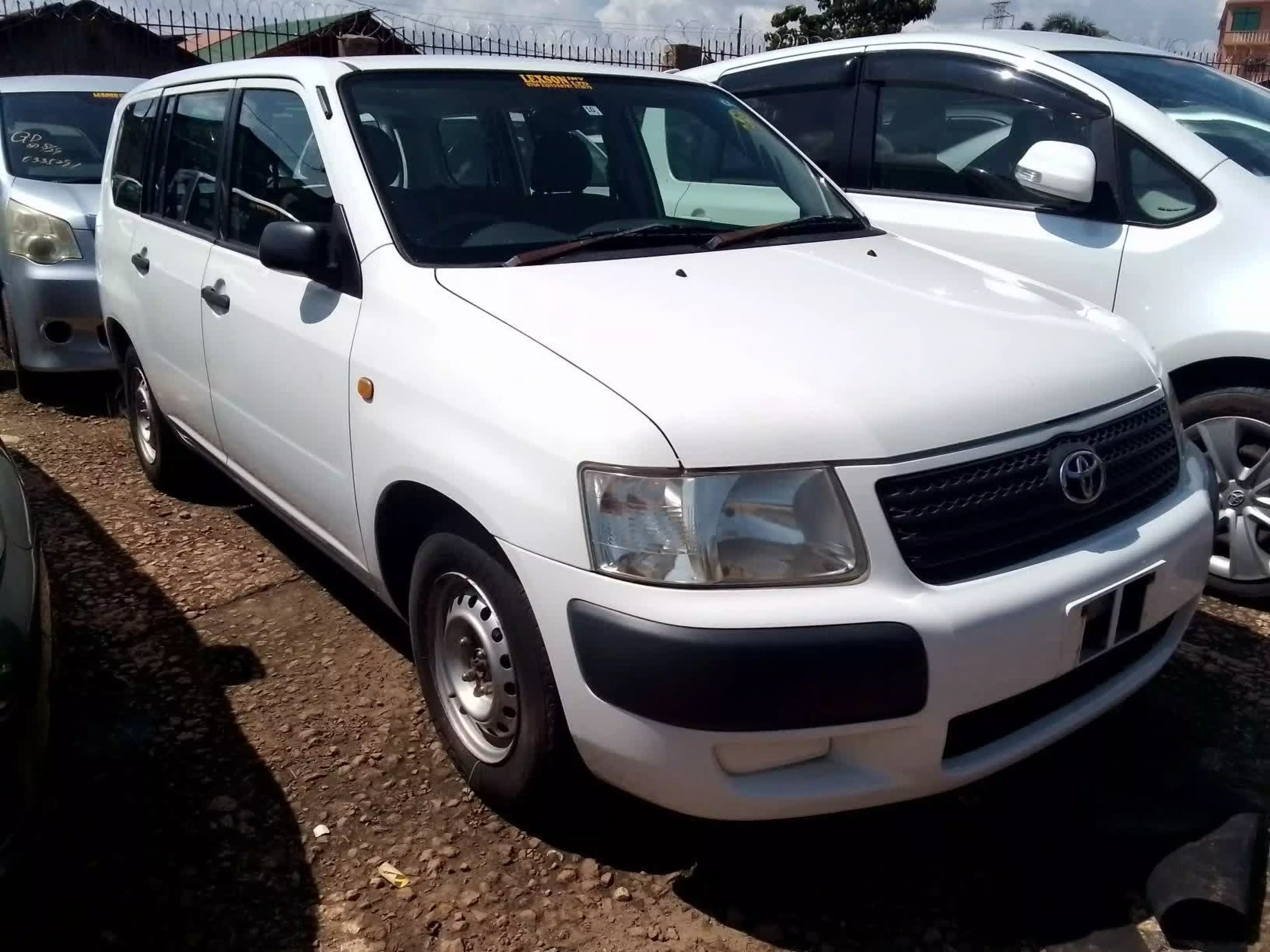 Toyota Succeed  - 2010