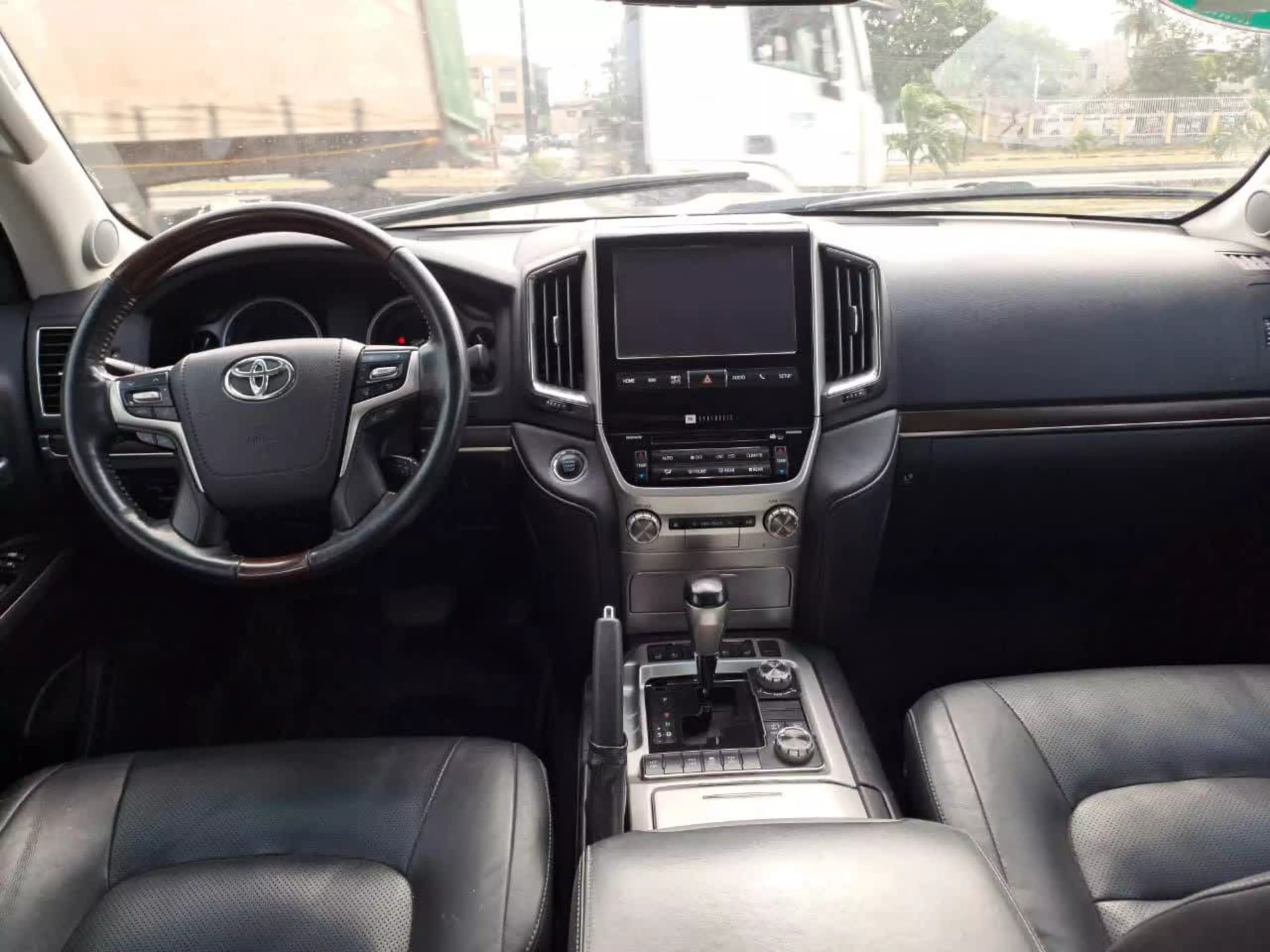 Toyota Landcruiser  V8   - 2016