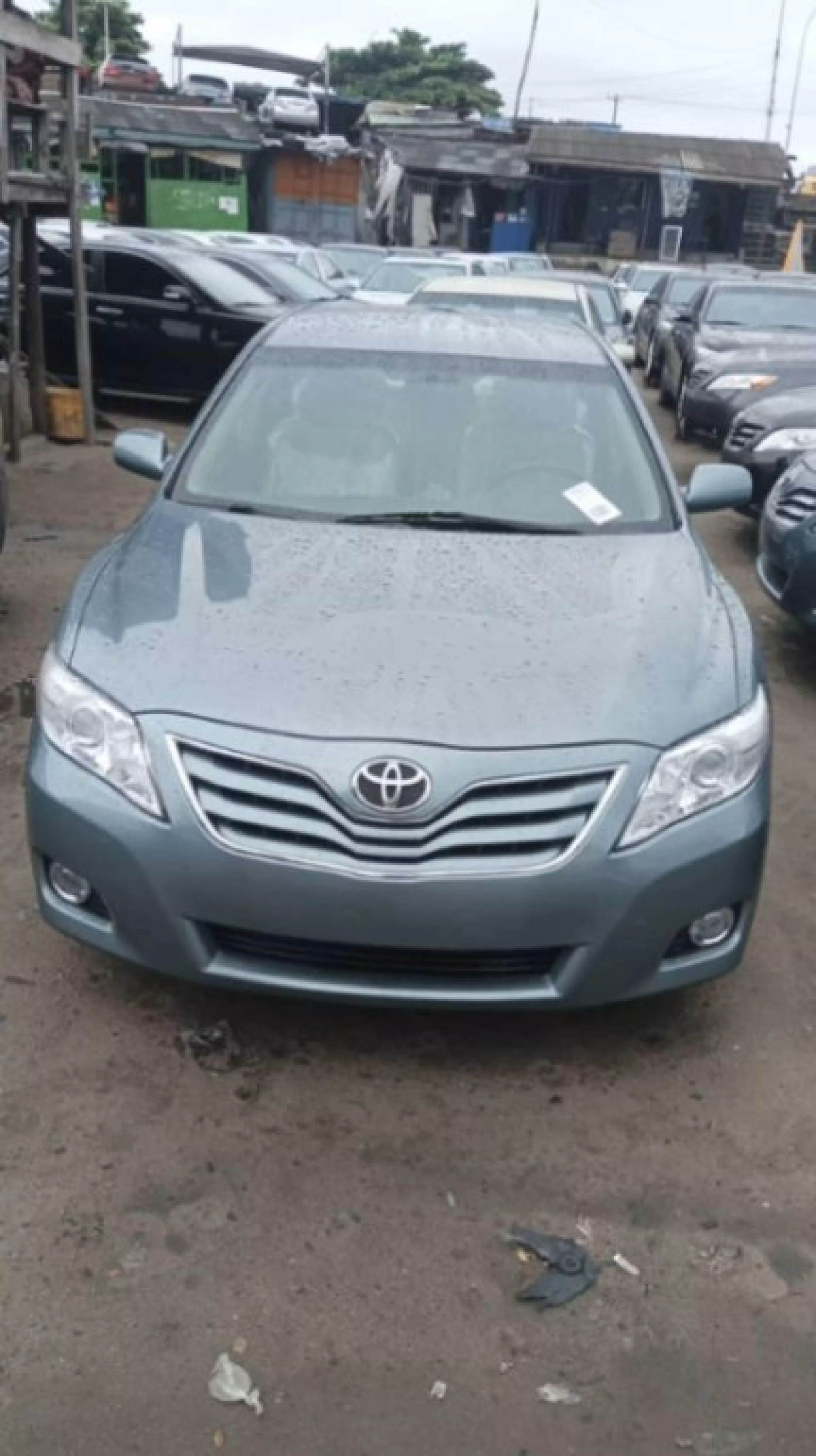 Toyota Camry - 2010