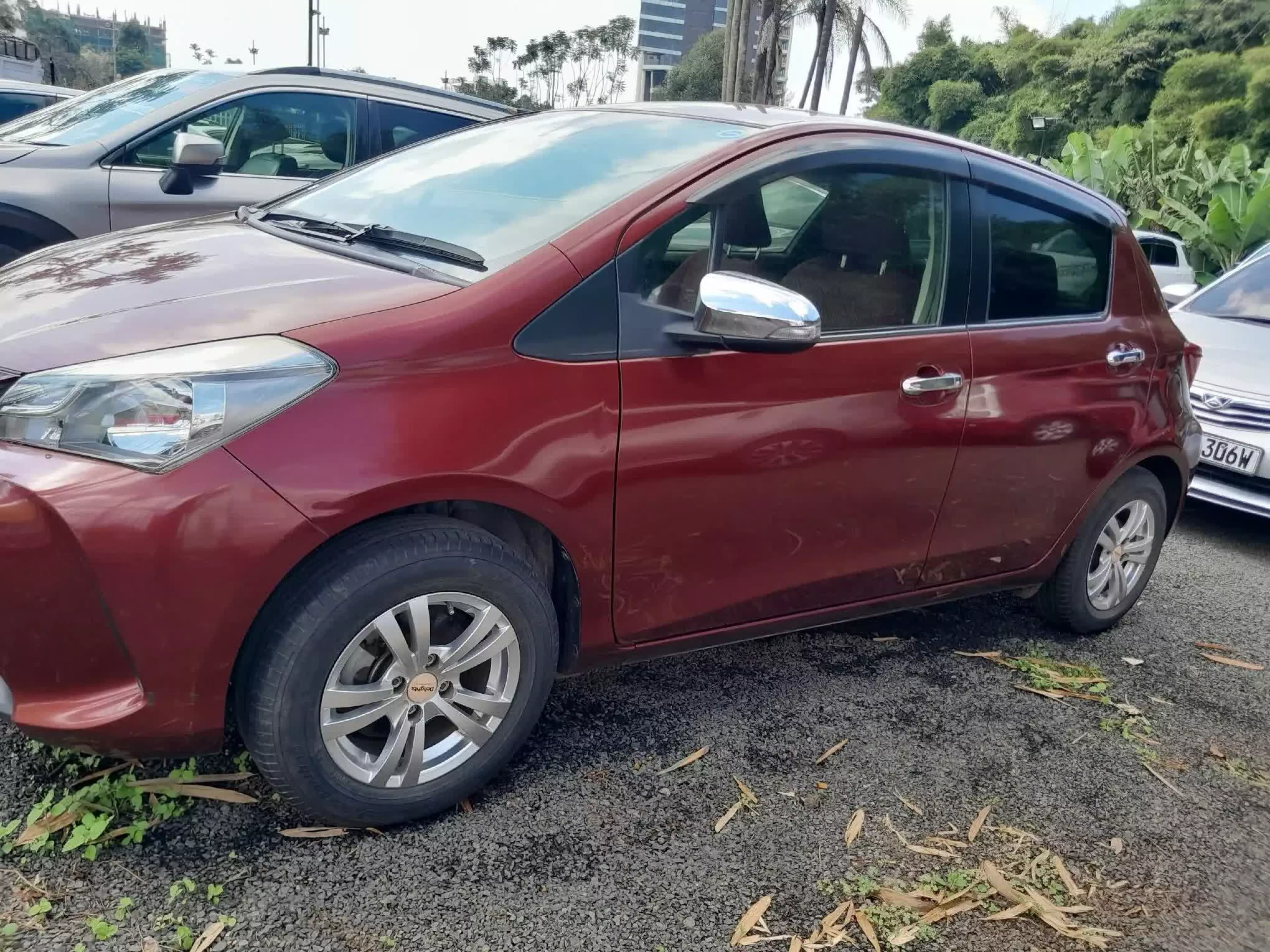 Toyota Vitz Jewela - 2015