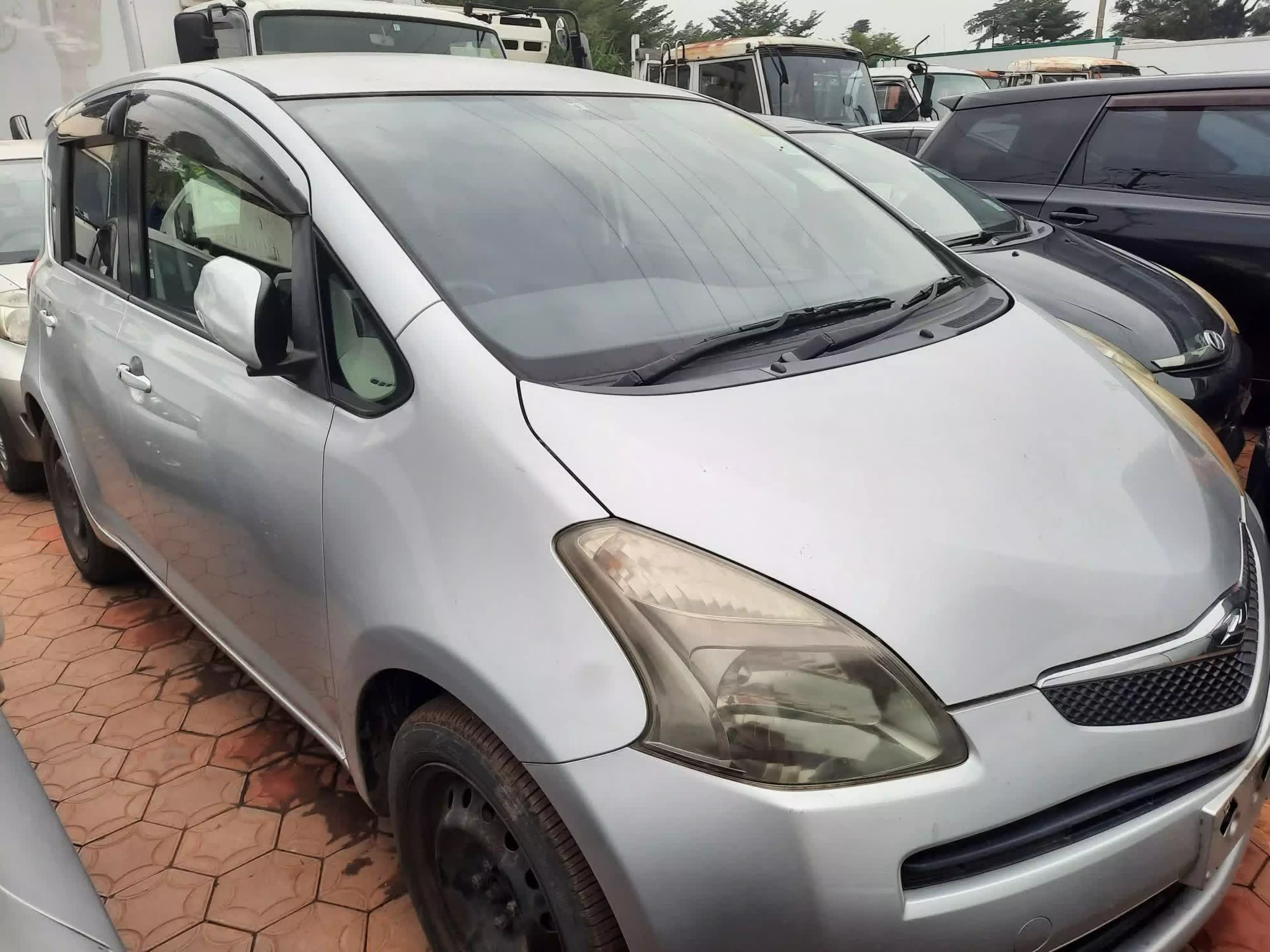 Toyota Ractis - 2007