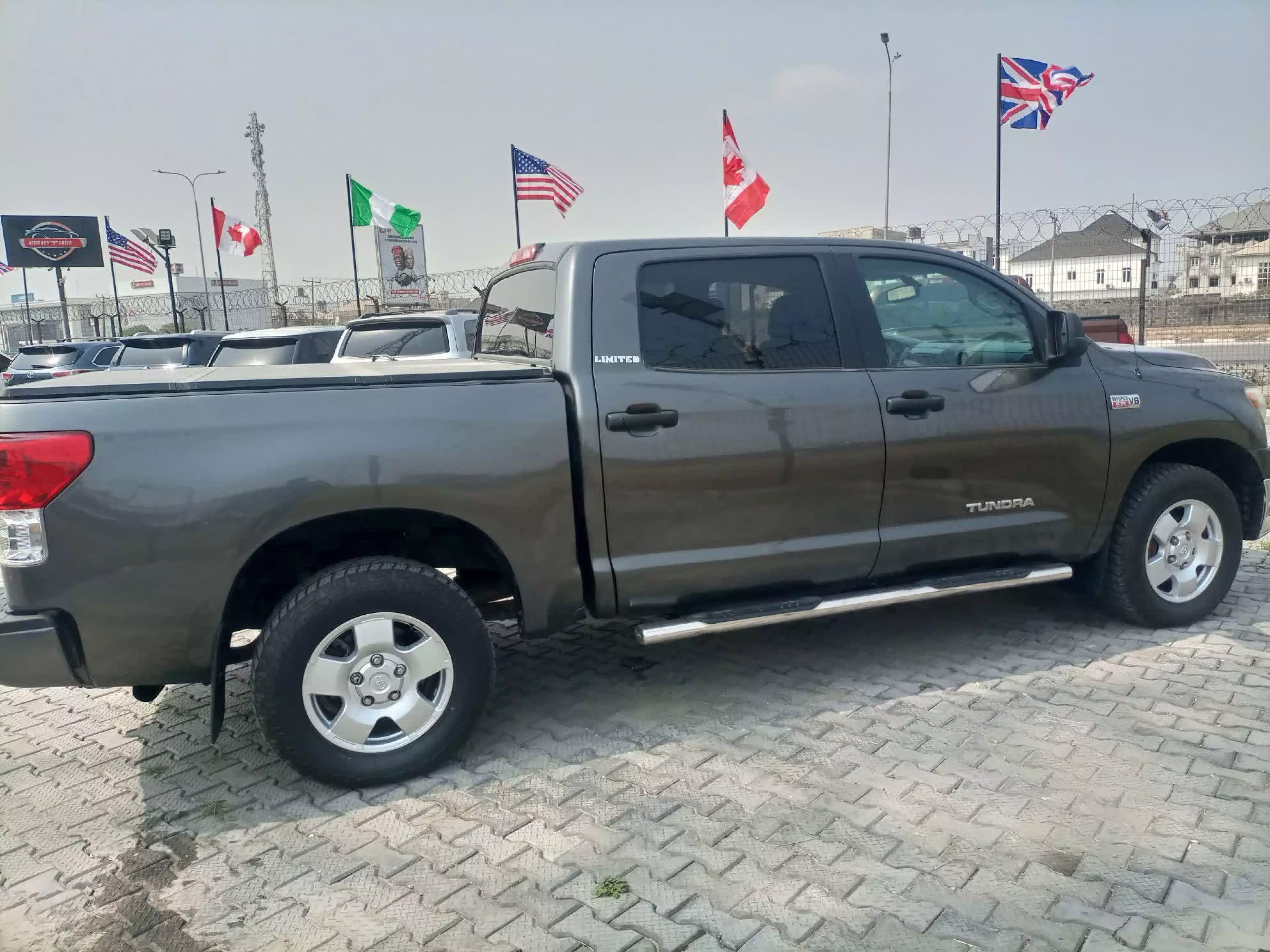 Toyota Tundra - 2012