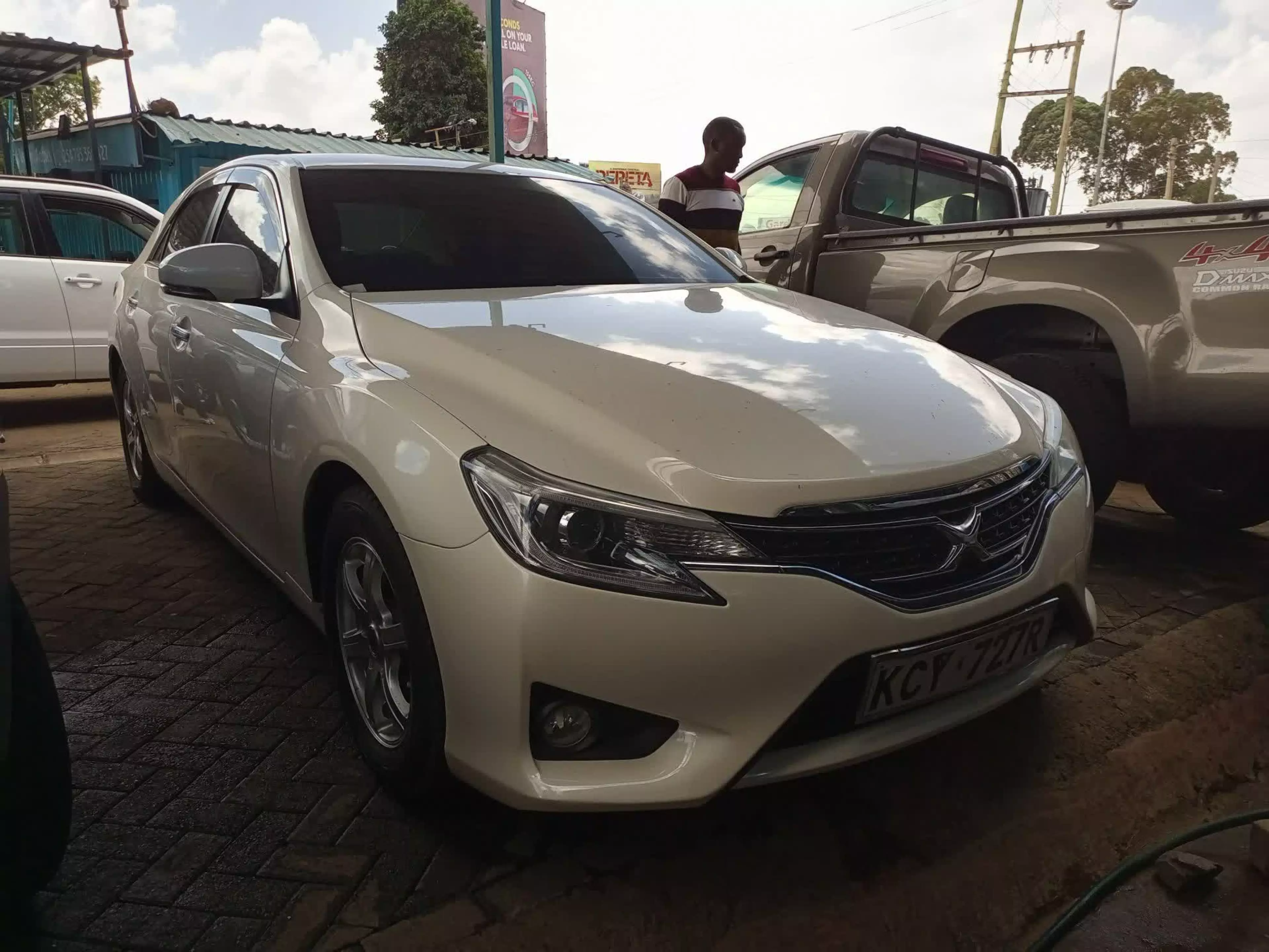 Toyota Mark X - 2013