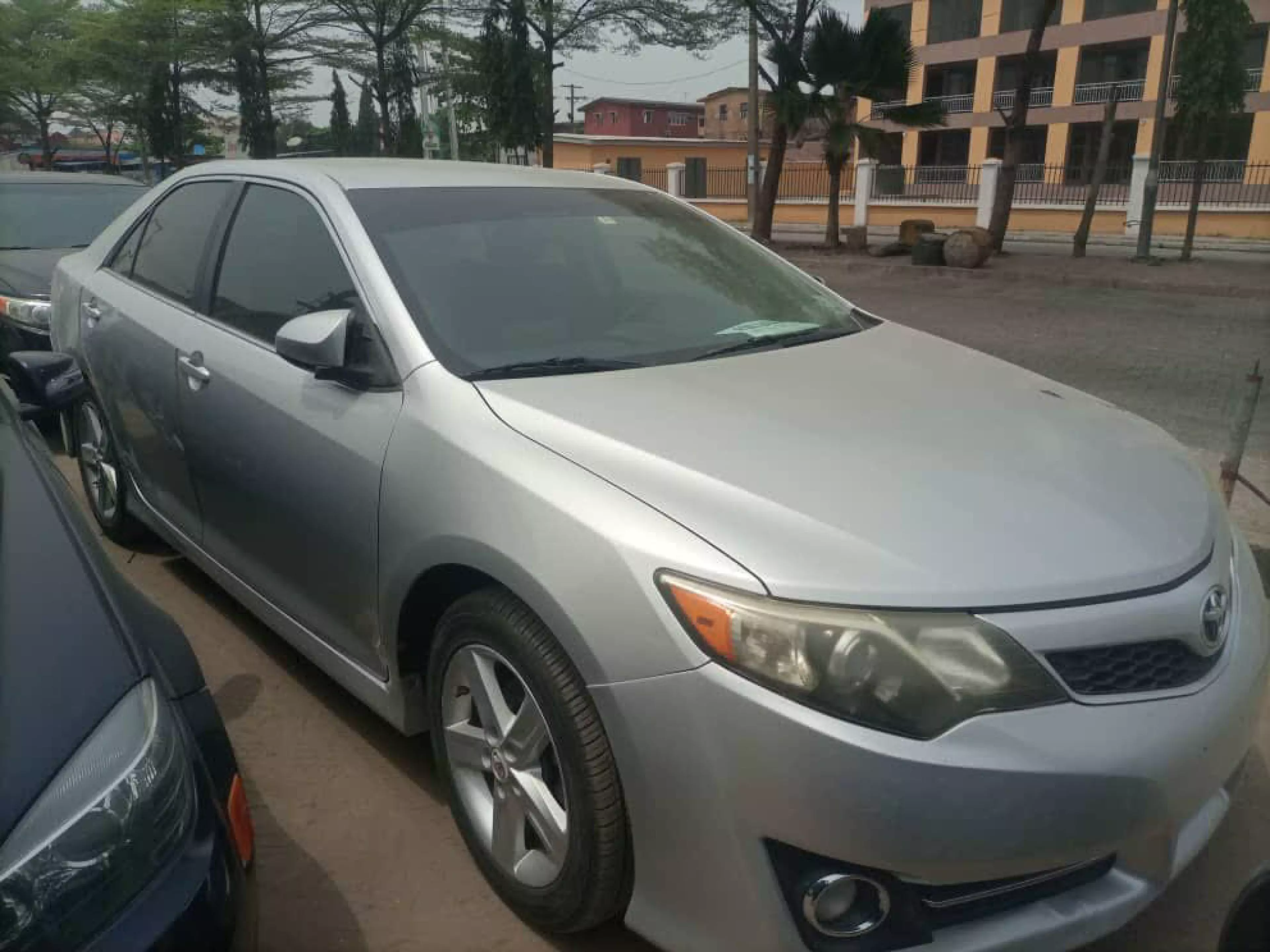 Toyota Camry - 2012